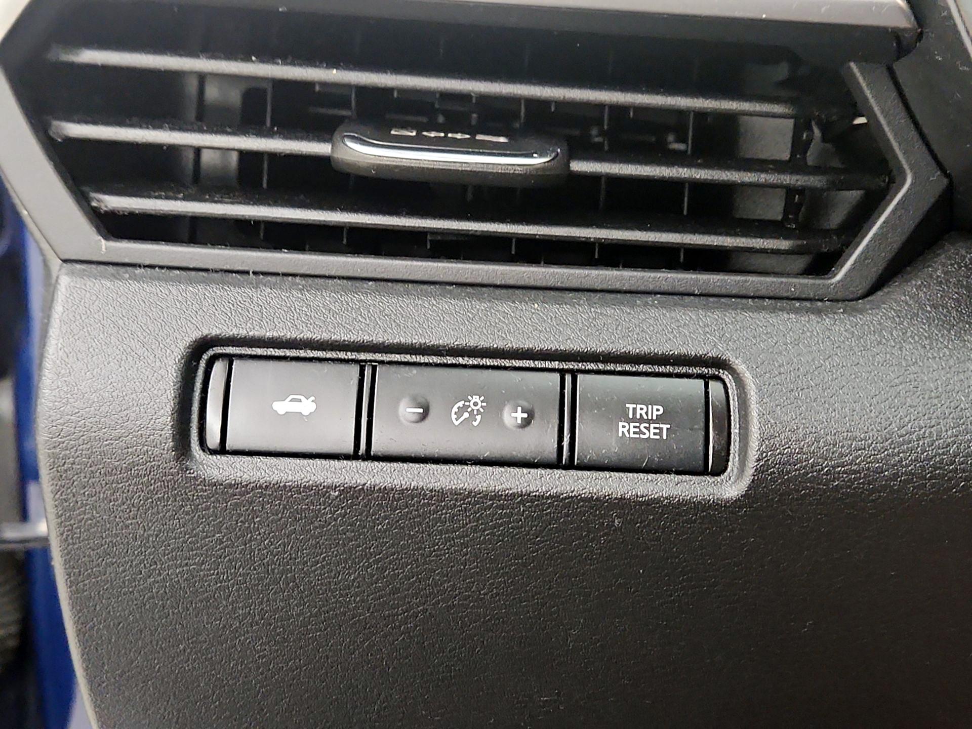 Thumbnail: 2020 Nissan Altima - 13