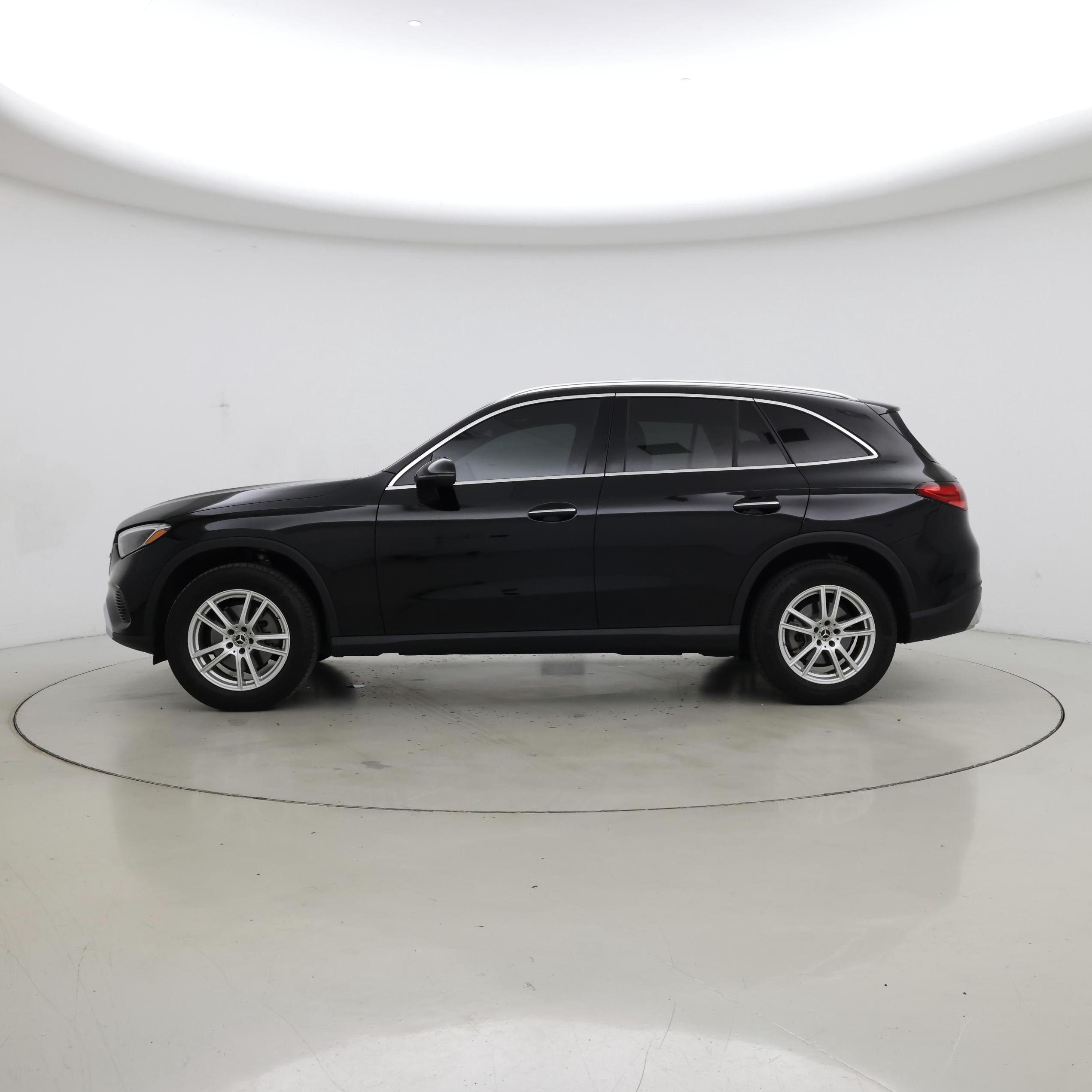 Thumbnail: 2023 Mercedes-Benz GLC - 3