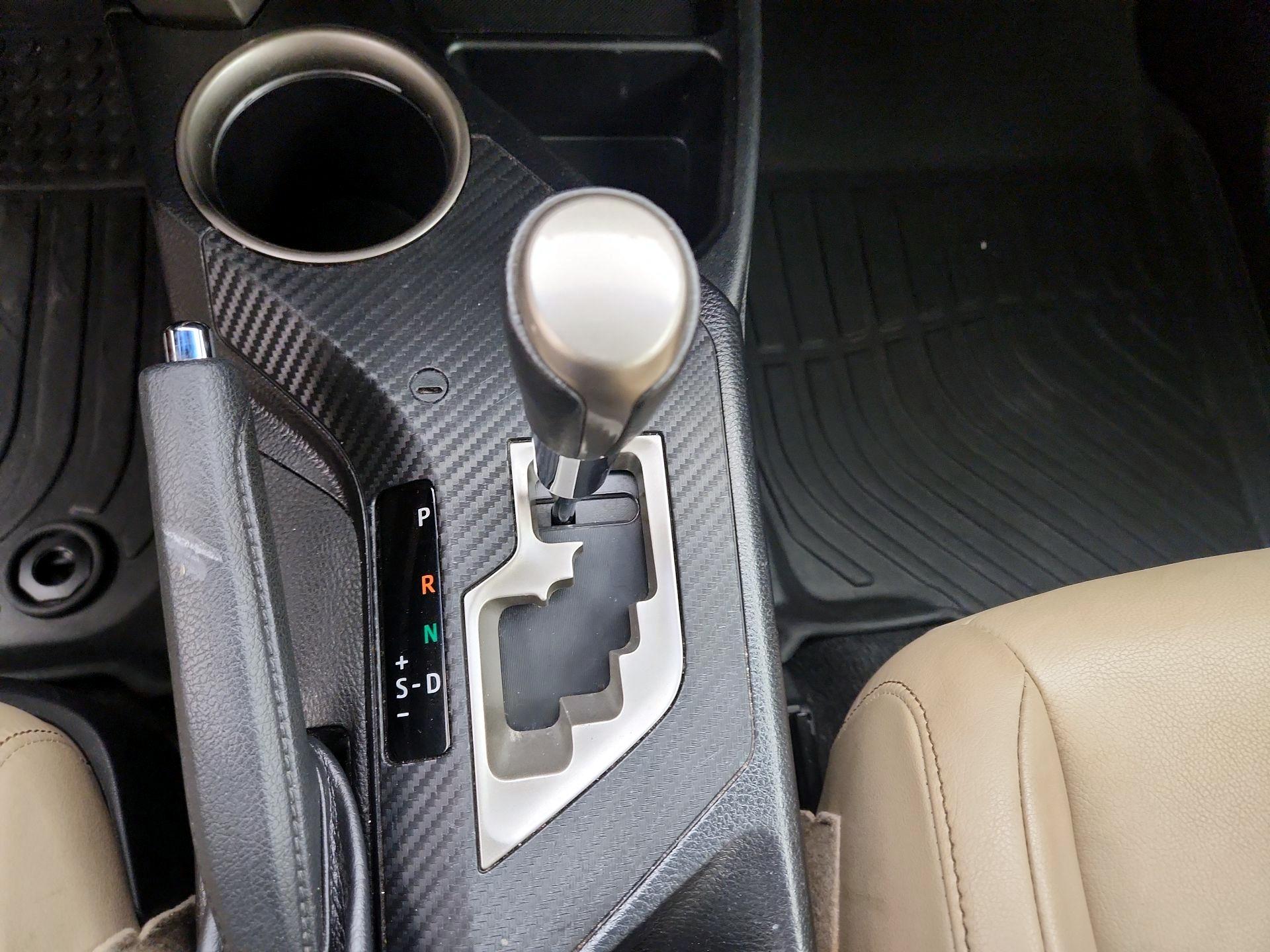 Thumbnail: 2015 Toyota RAV4 - 17