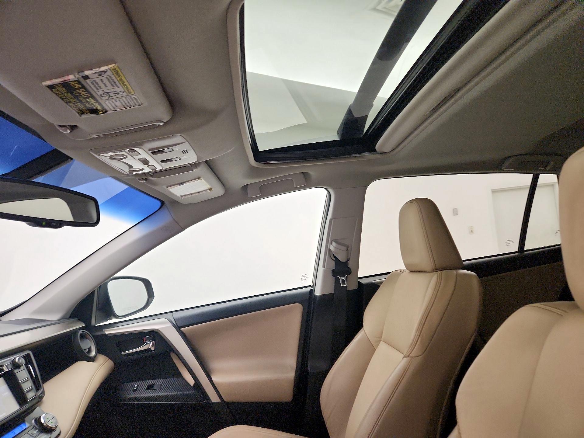 Thumbnail: 2015 Toyota RAV4 - 19
