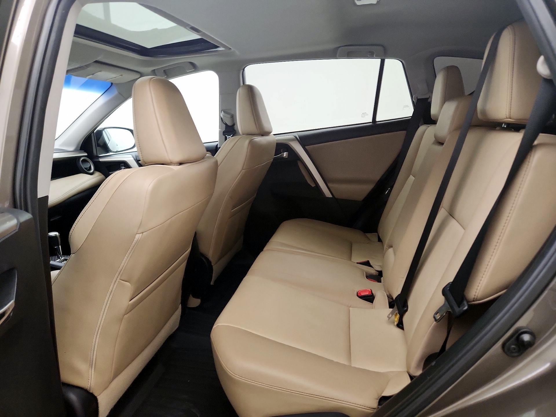 Thumbnail: 2015 Toyota RAV4 - 20