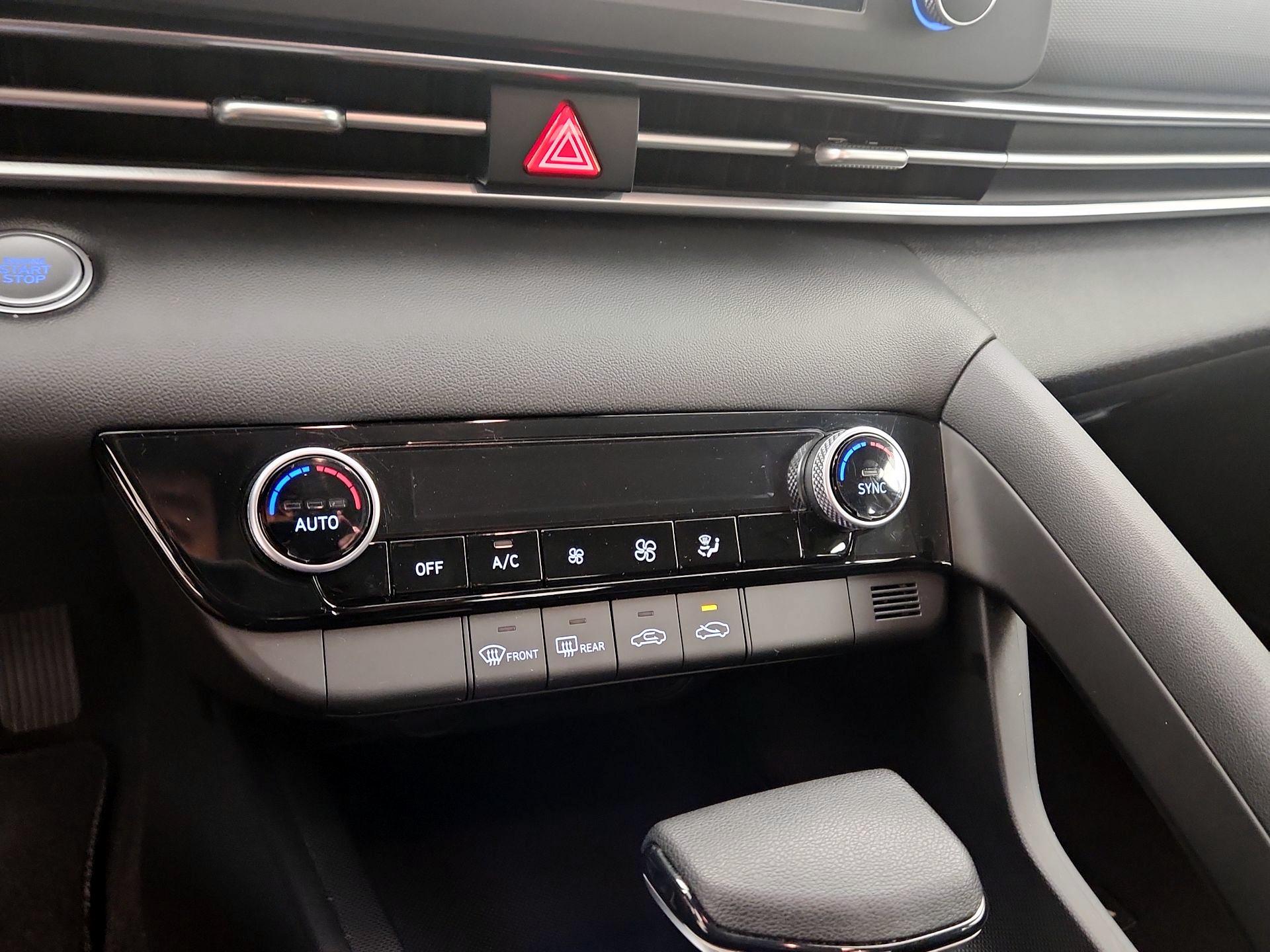Thumbnail: 2023 Hyundai Elantra - 16