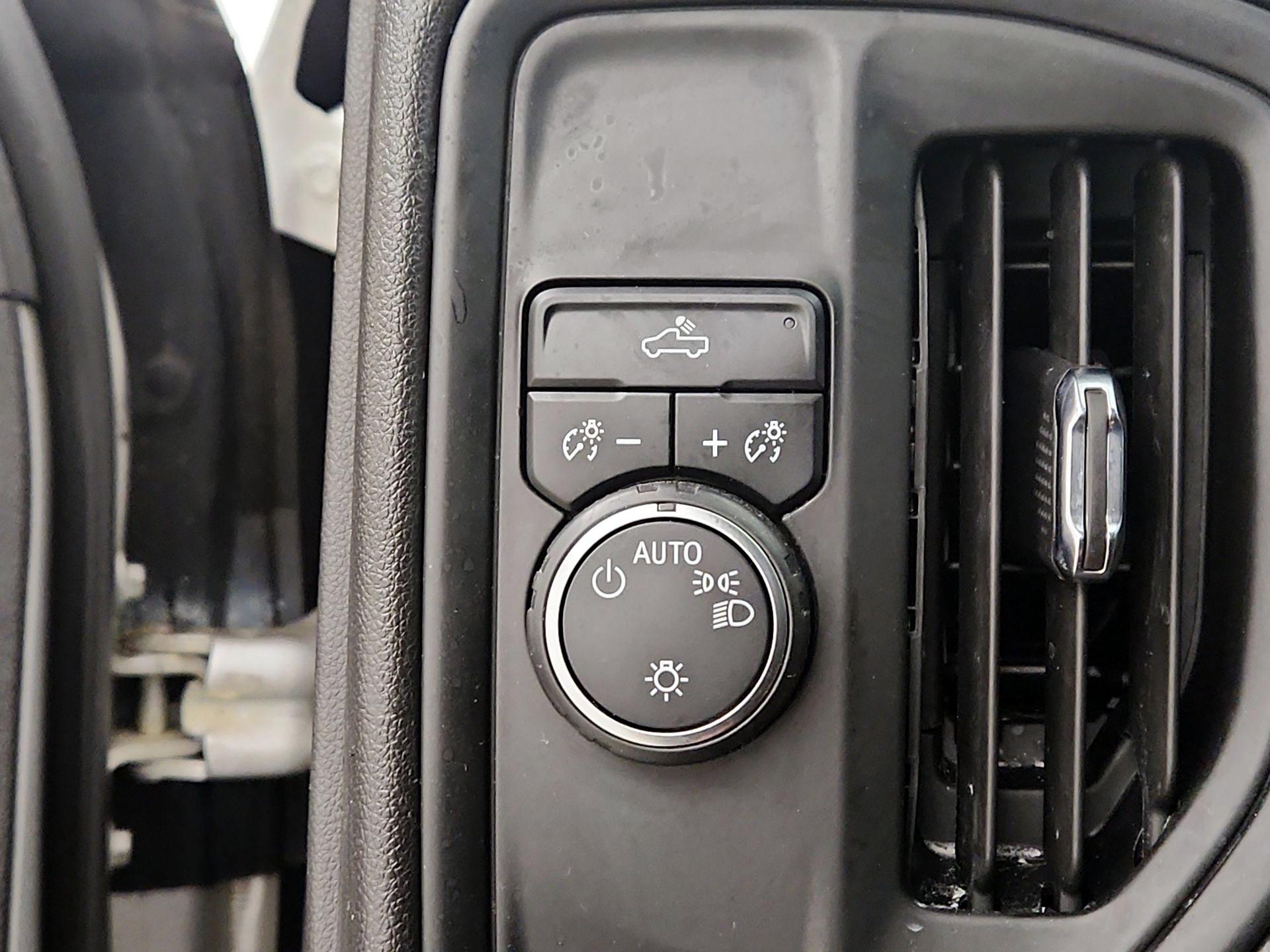 Thumbnail: 2022 Chevrolet Silverado 1500 - 13