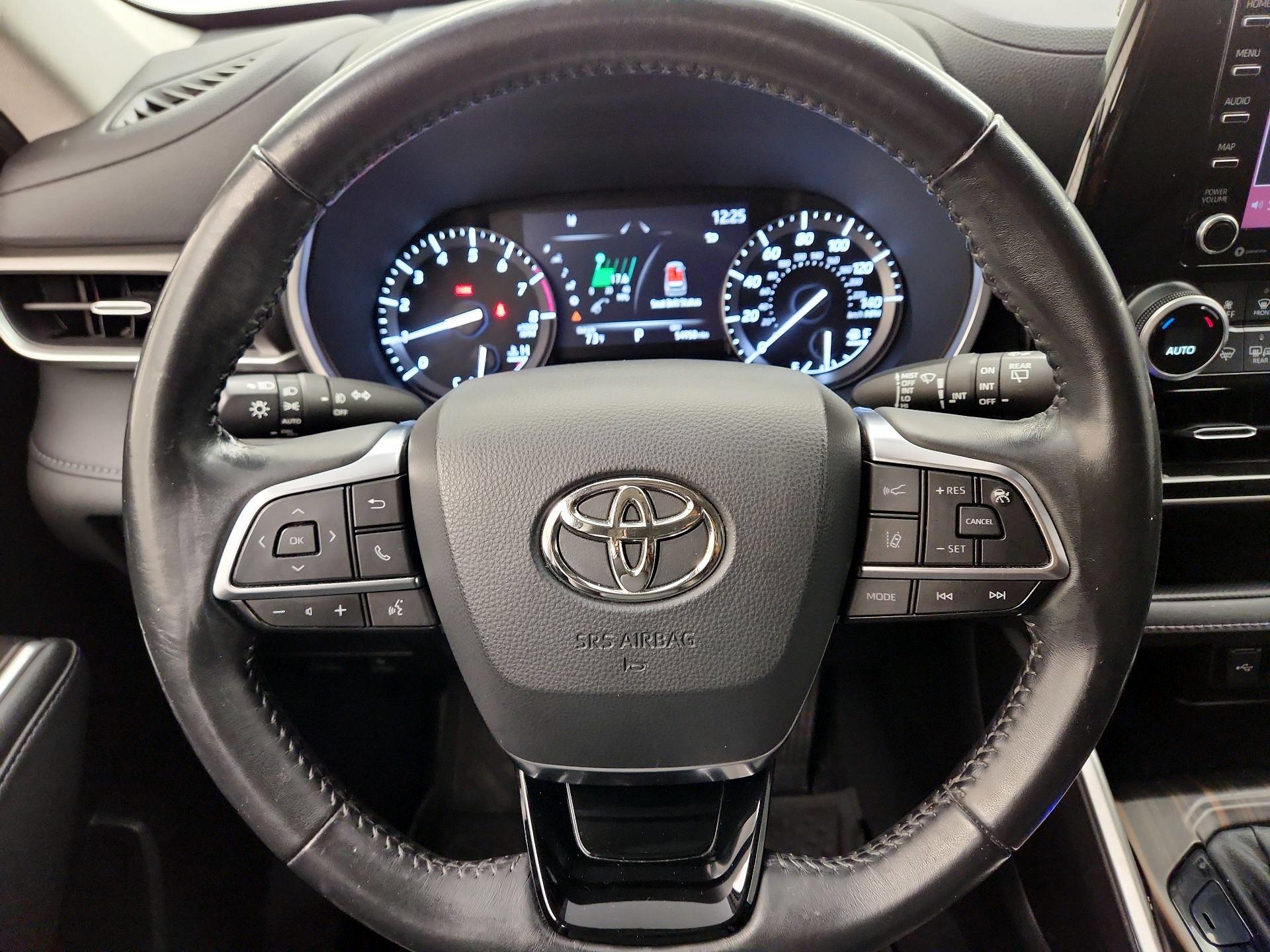 Thumbnail: 2021 Toyota Highlander - 10