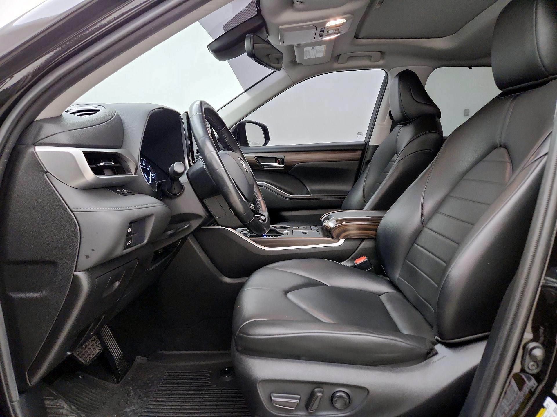 Thumbnail: 2021 Toyota Highlander - 11