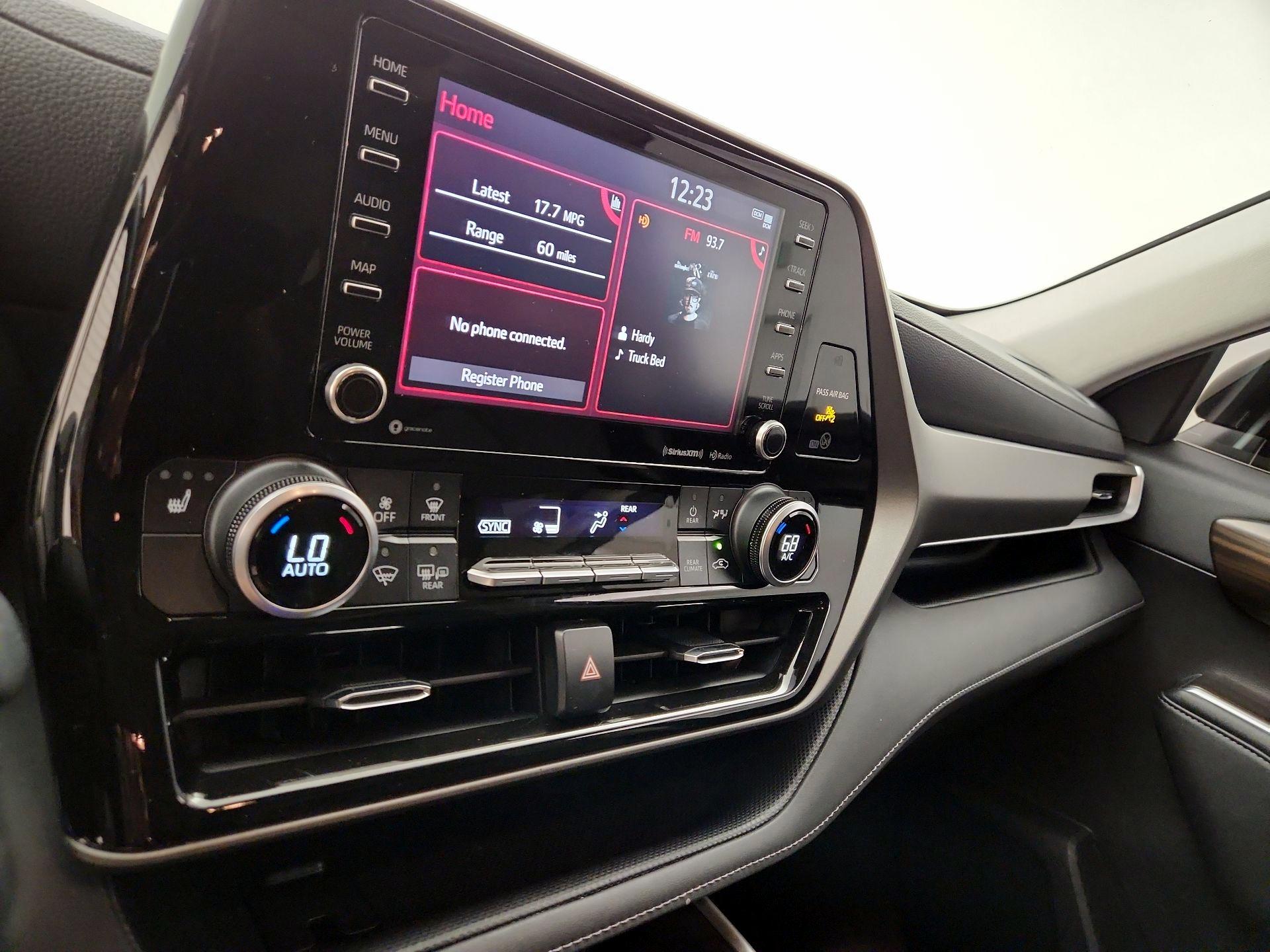 Thumbnail: 2021 Toyota Highlander - 16