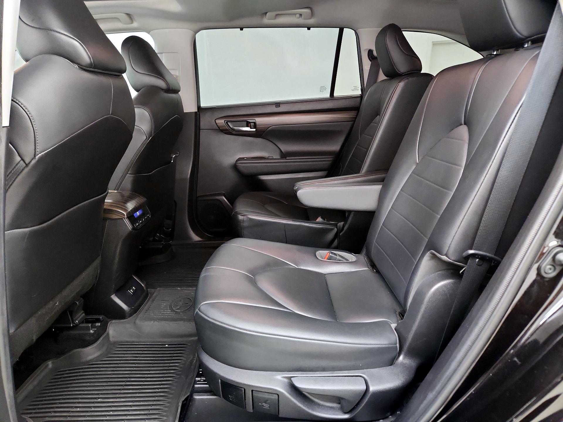 Thumbnail: 2021 Toyota Highlander - 20