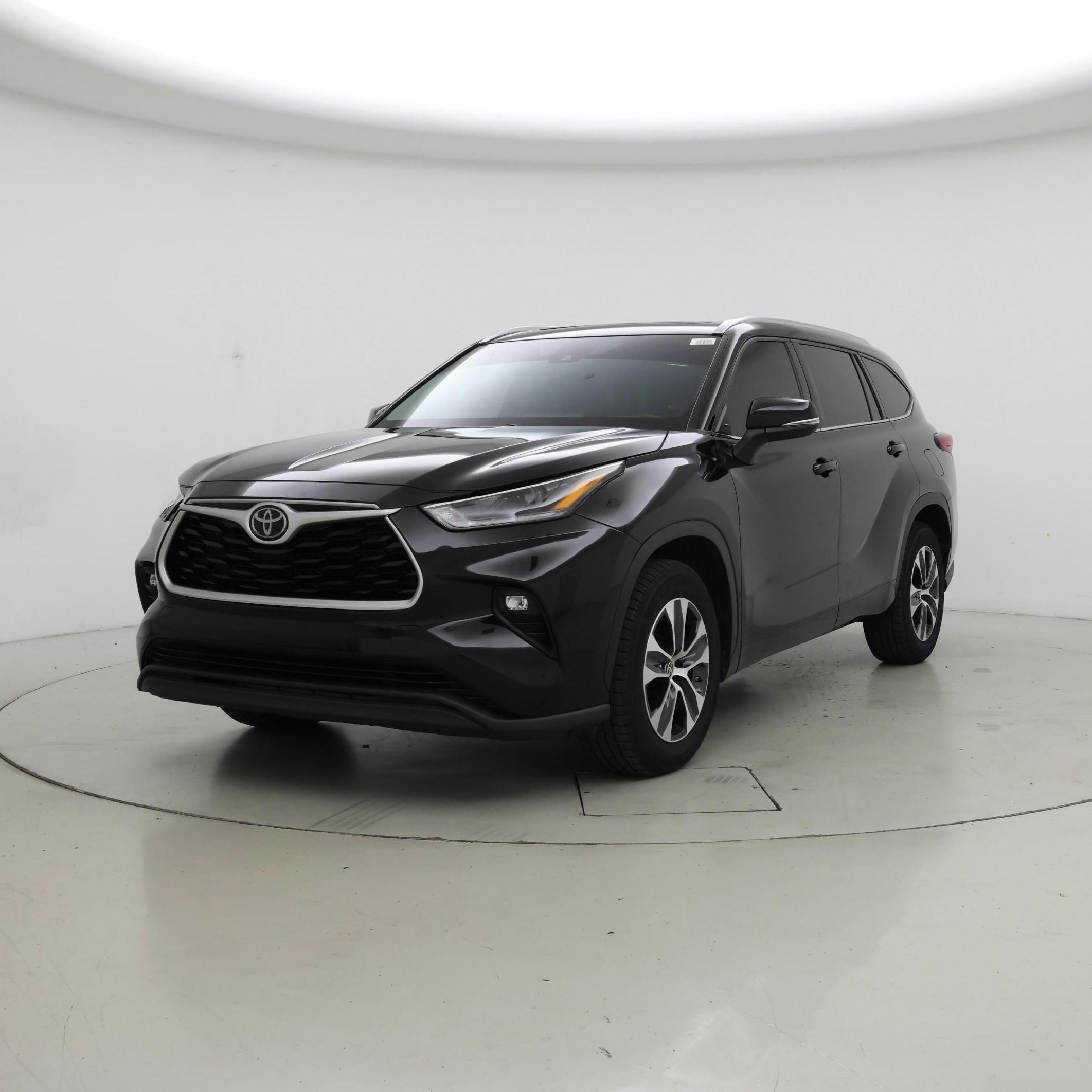Thumbnail: 2021 Toyota Highlander - 4