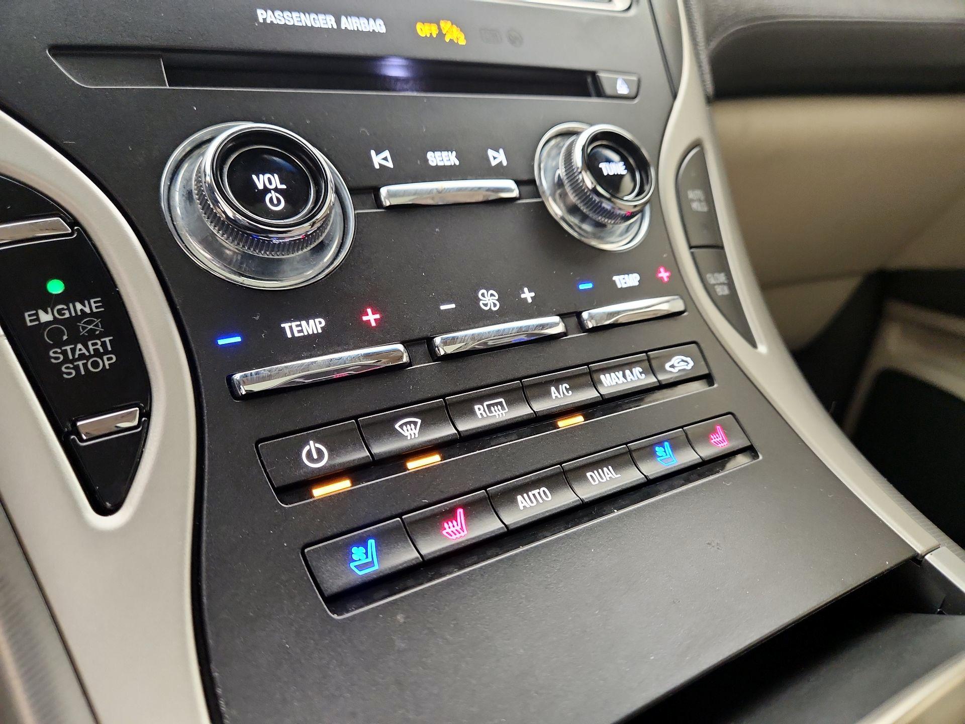 Thumbnail: 2020 Lincoln Nautilus - 17