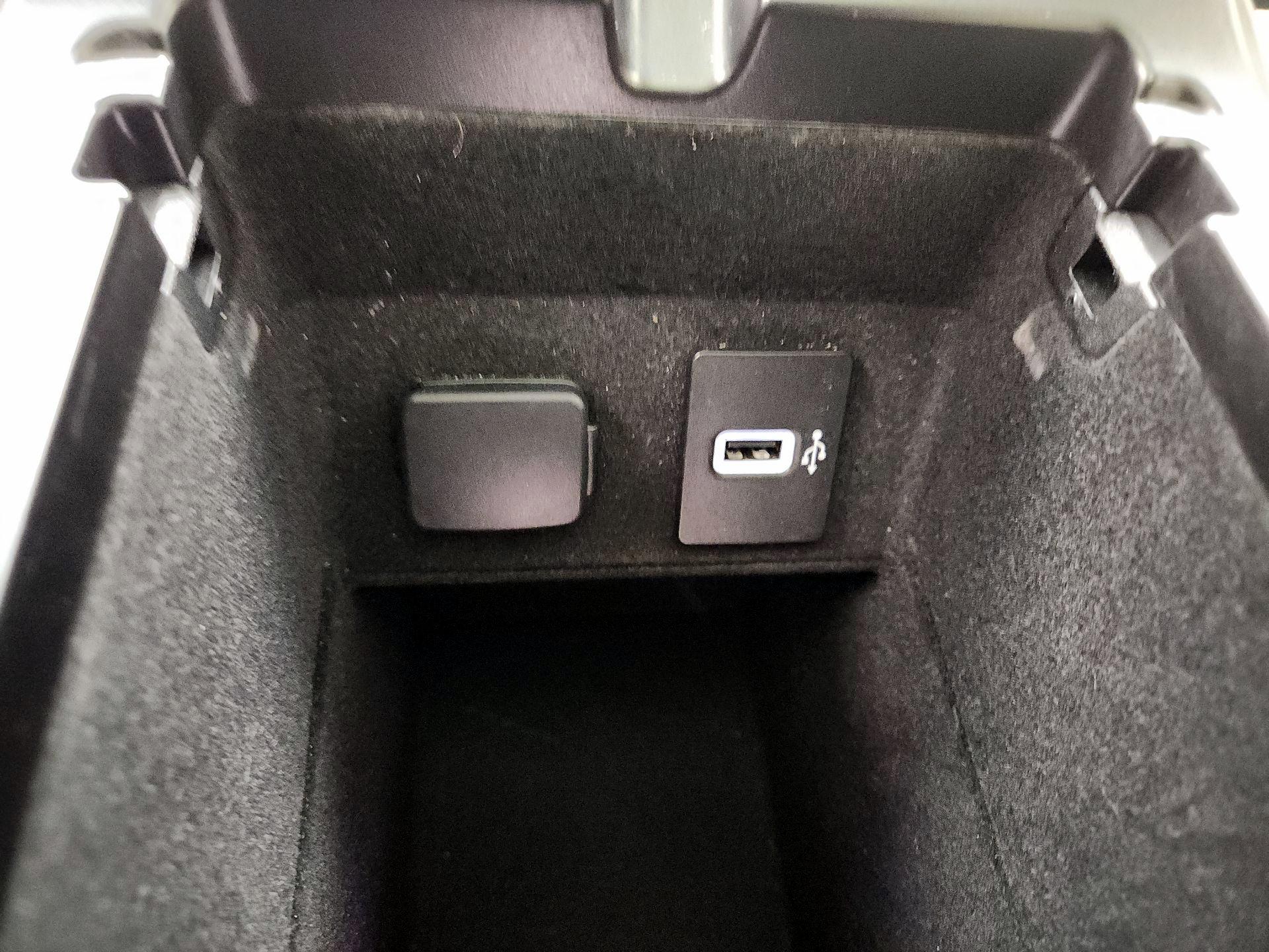 Thumbnail: 2020 Lincoln Nautilus - 19