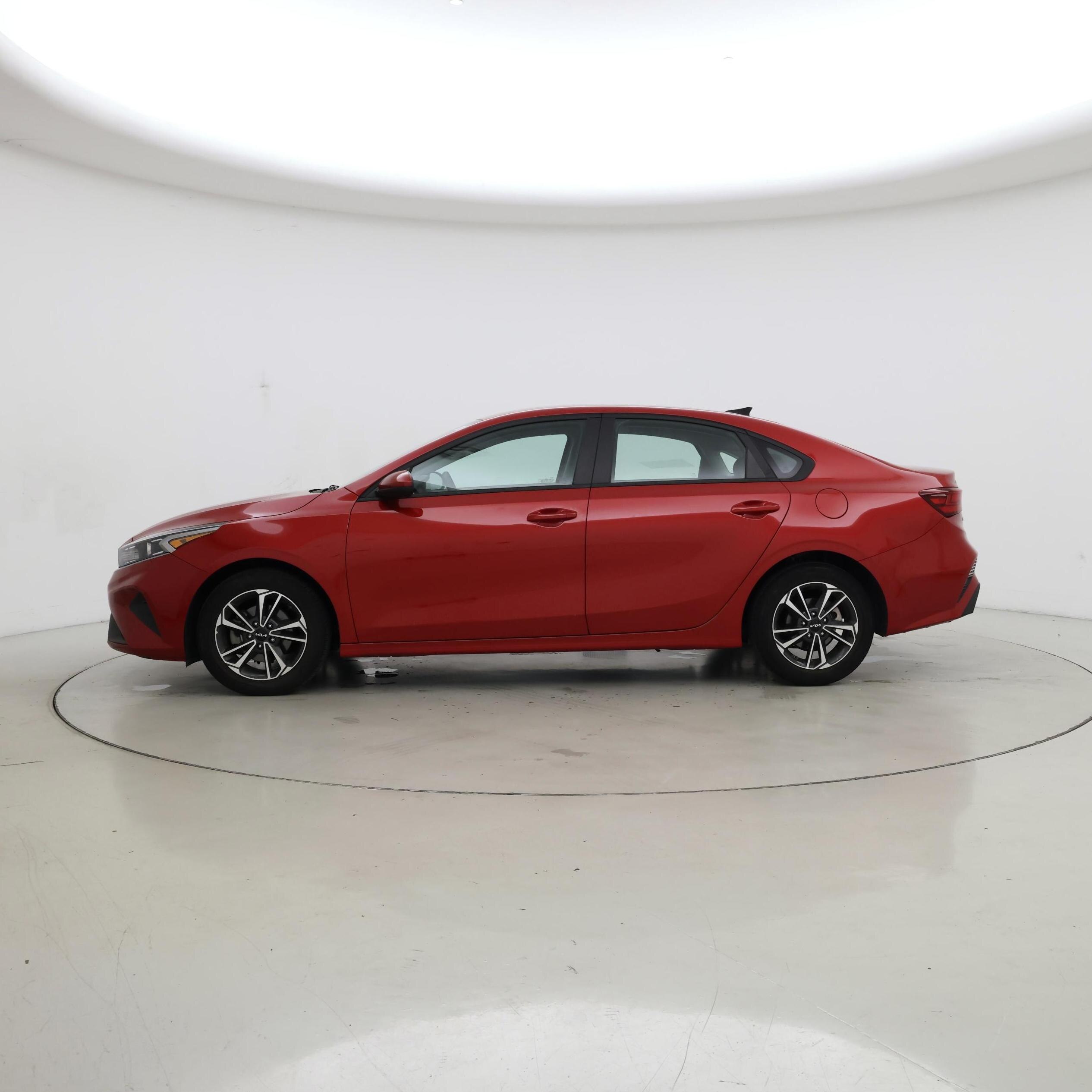 Thumbnail: 2024 Kia Forte - 3