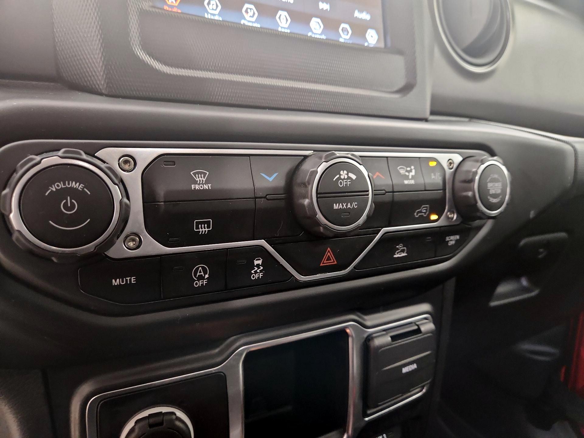 Thumbnail: 2022 Jeep Wrangler - 16