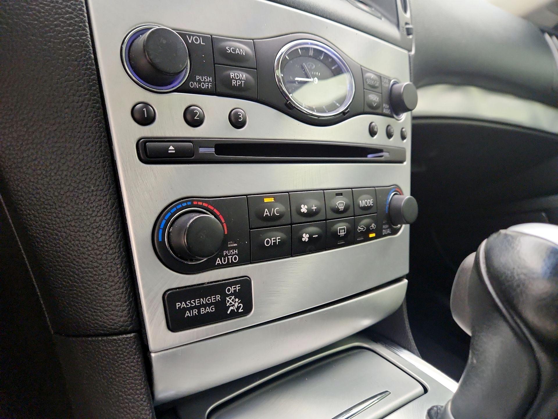 Thumbnail: 2015 INFINITI Q60 - 17
