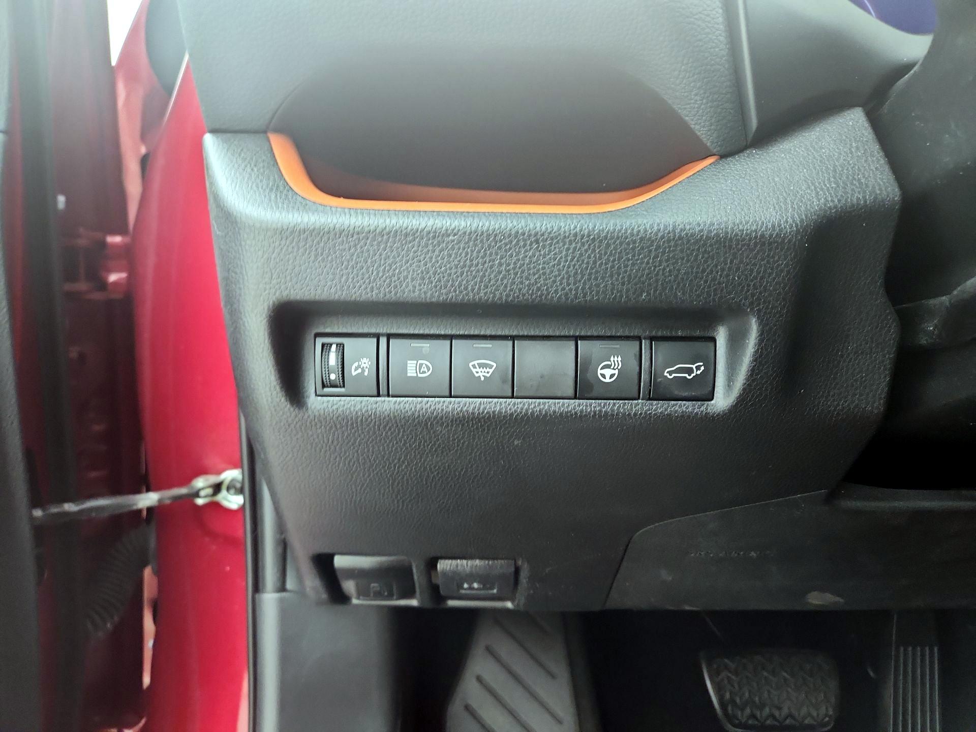 Thumbnail: 2019 Toyota RAV4 - 13