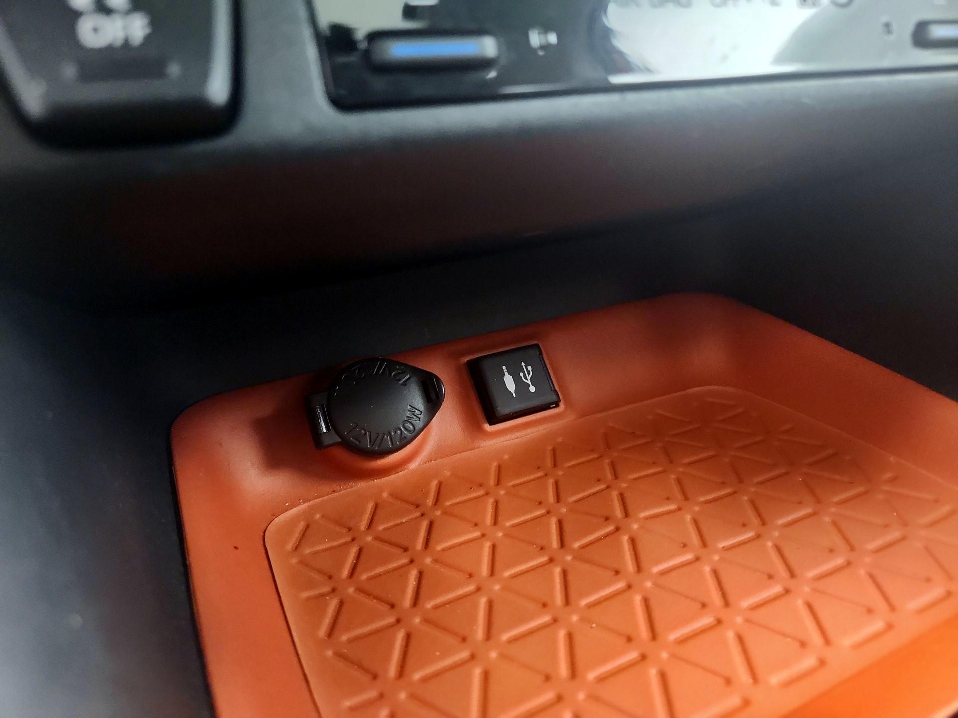 Thumbnail: 2019 Toyota RAV4 - 18