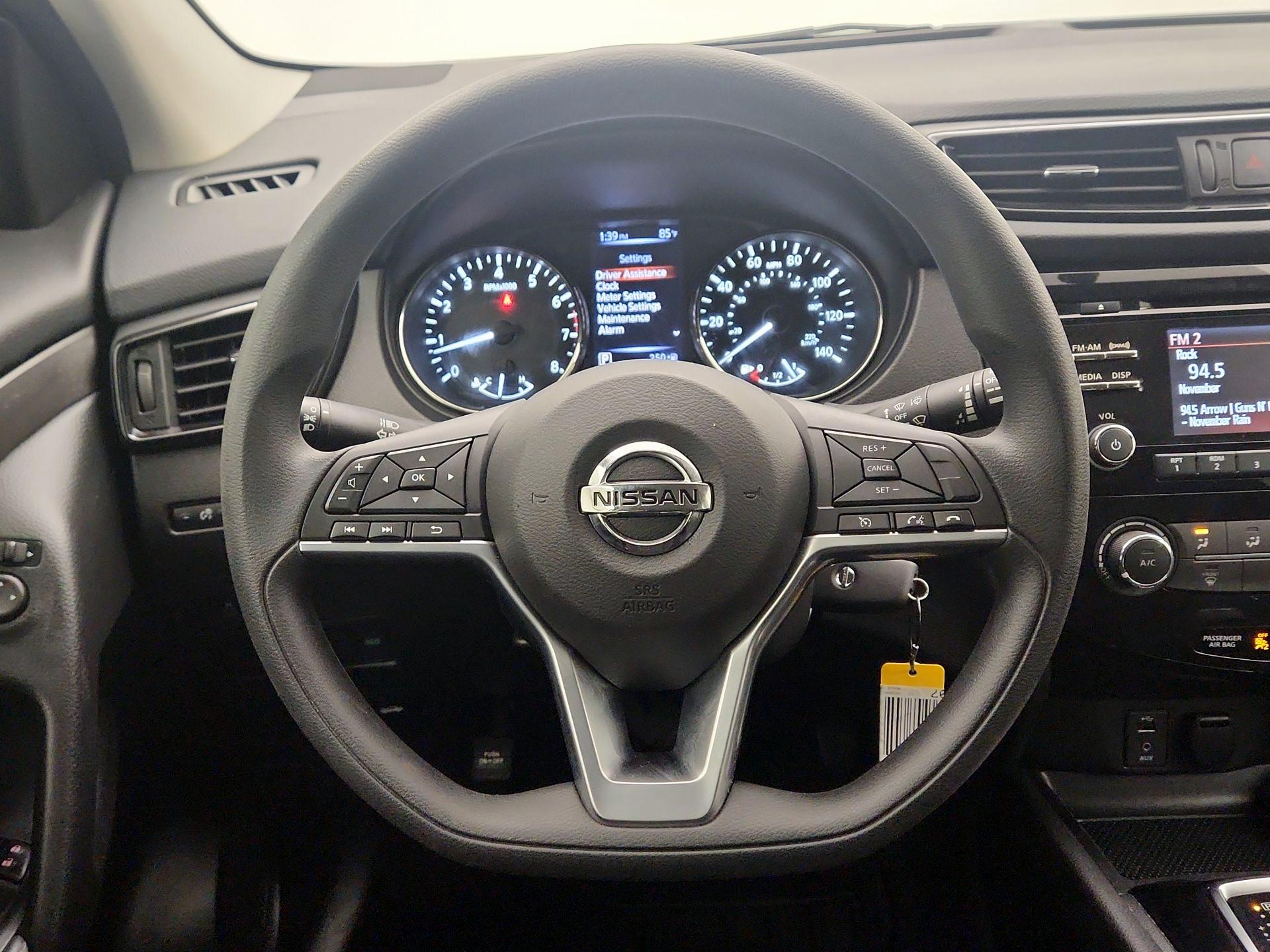 Thumbnail: 2017 Nissan Rogue Sport - 10