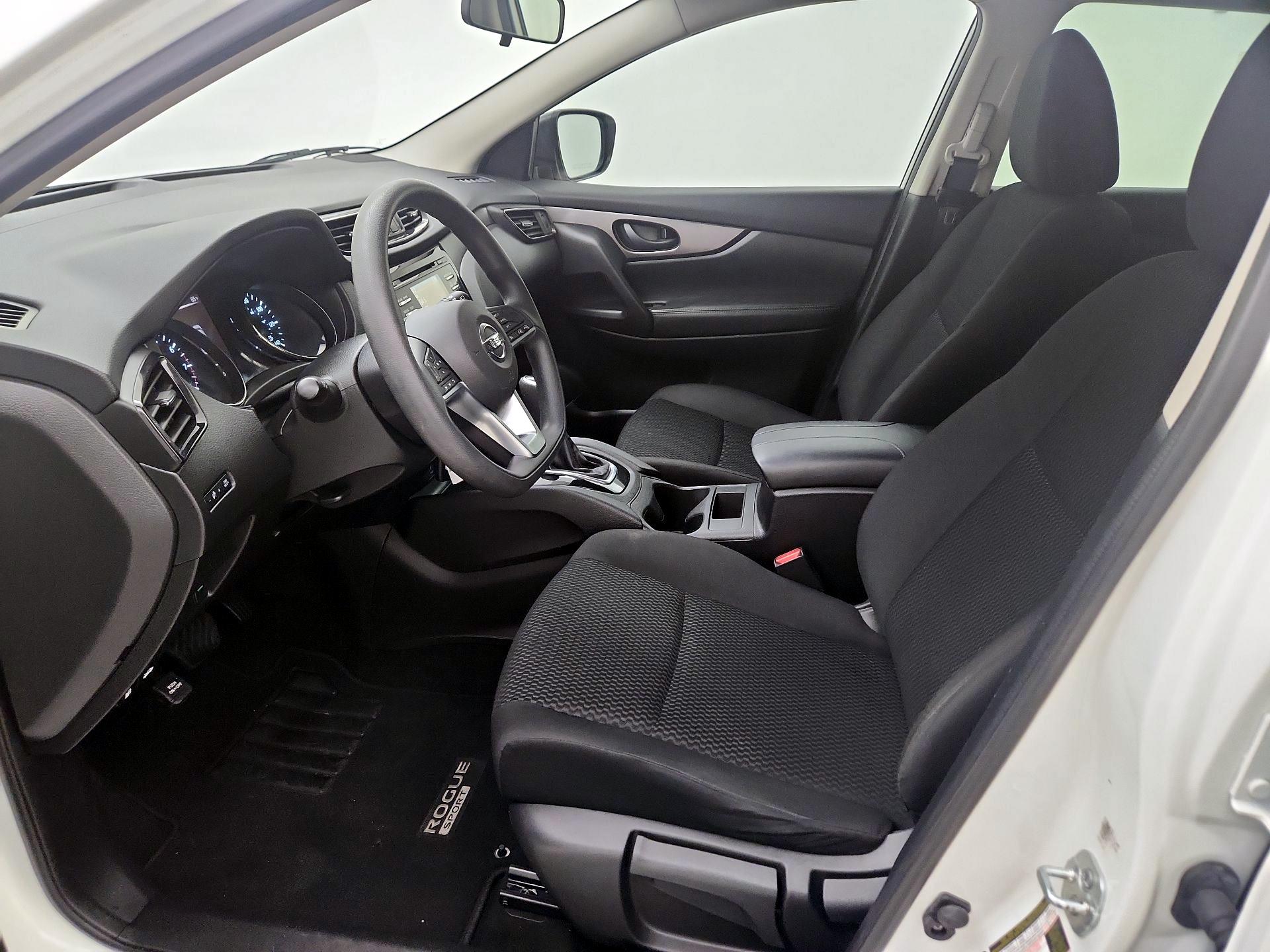 Thumbnail: 2017 Nissan Rogue Sport - 11