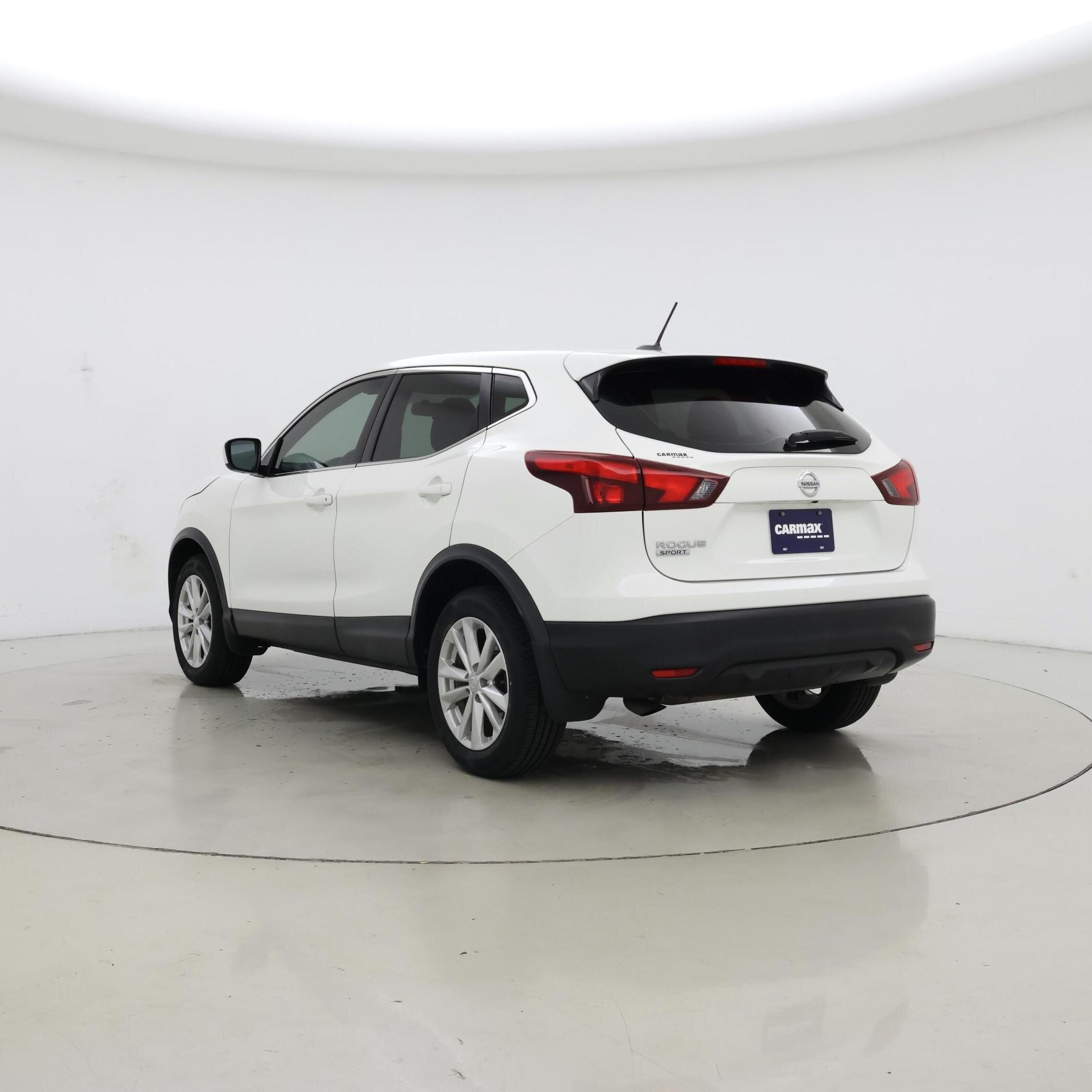 Thumbnail: 2017 Nissan Rogue Sport - 2