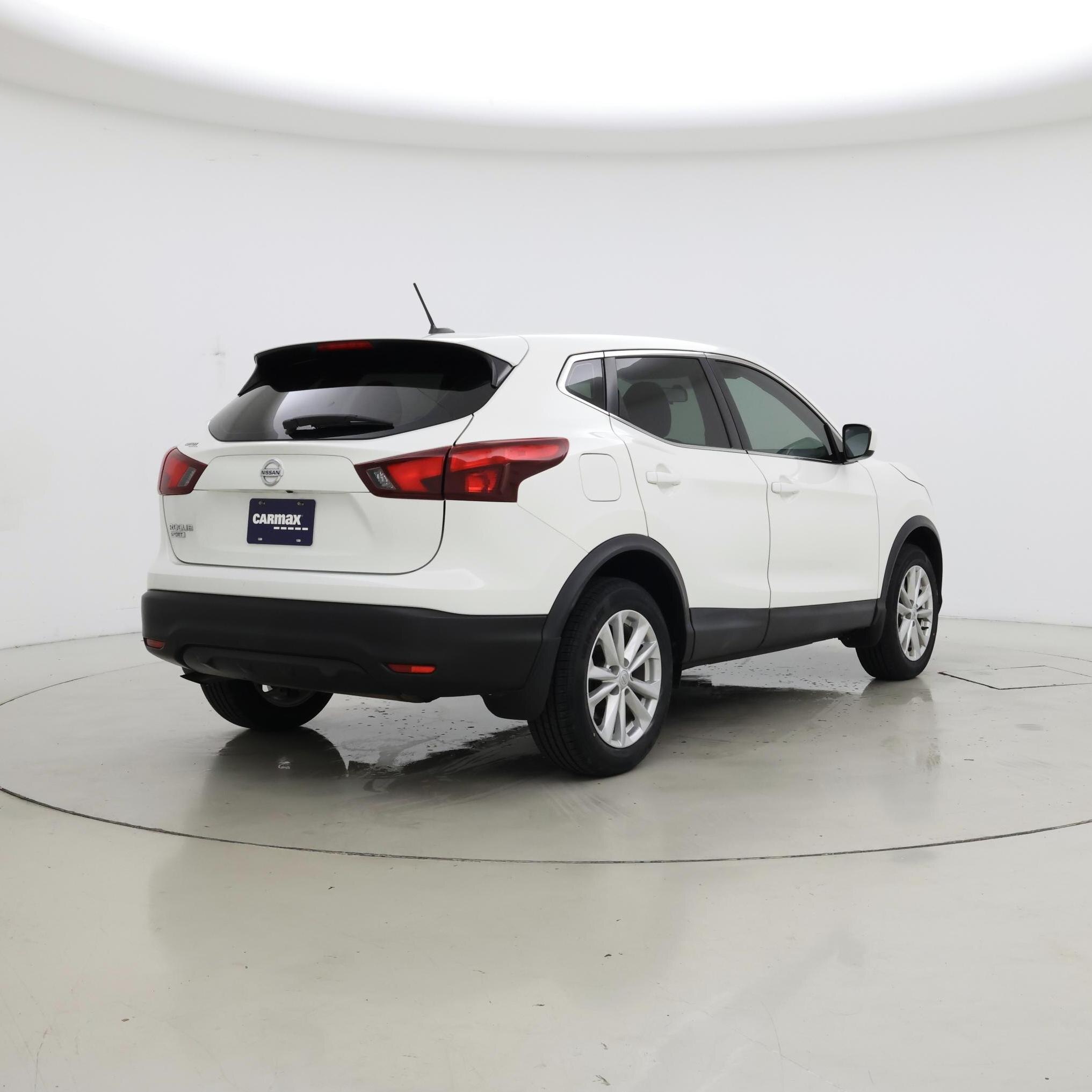 Thumbnail: 2017 Nissan Rogue Sport - 8