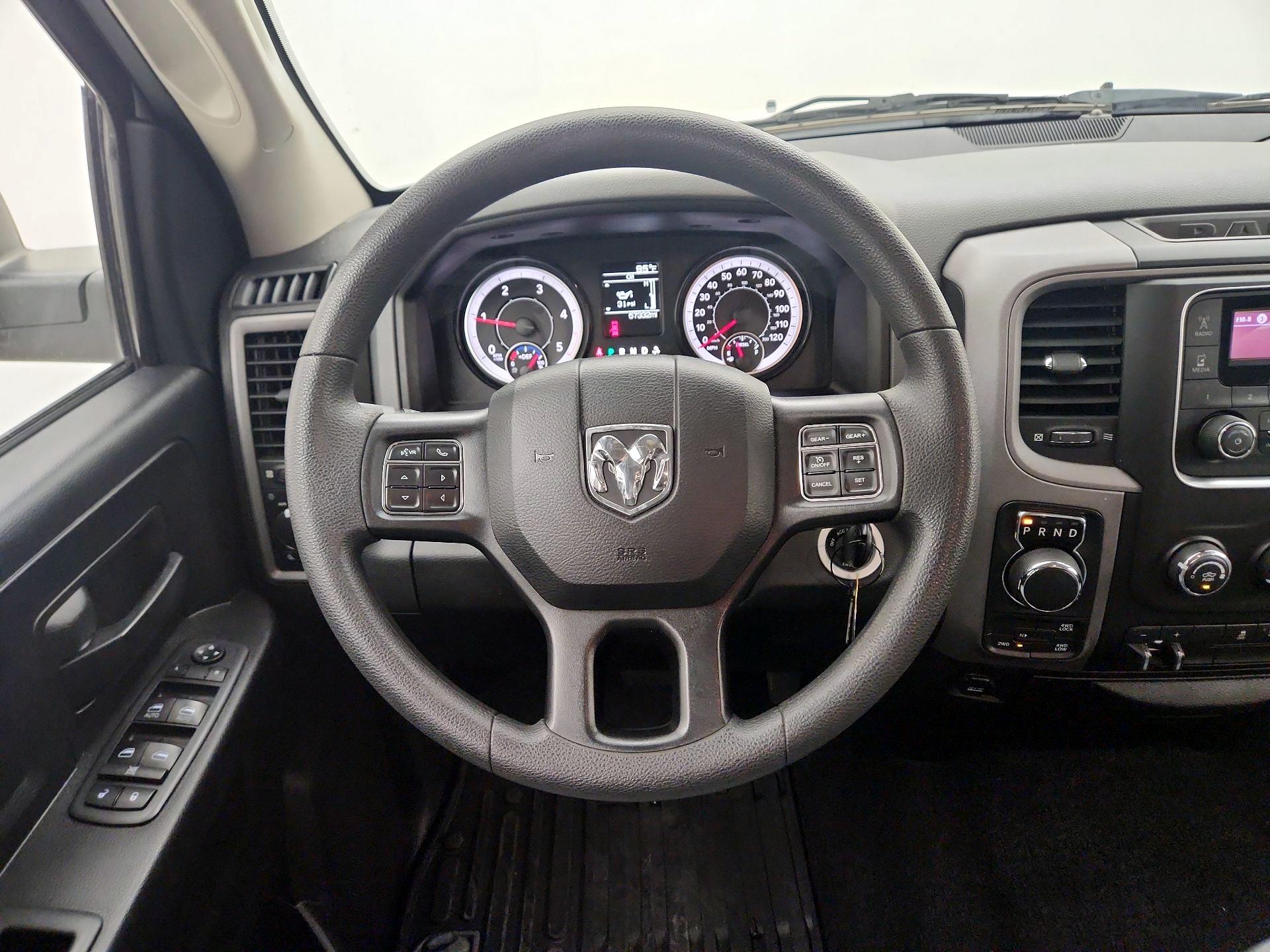 Thumbnail: 2019 RAM 1500 Classic - 10