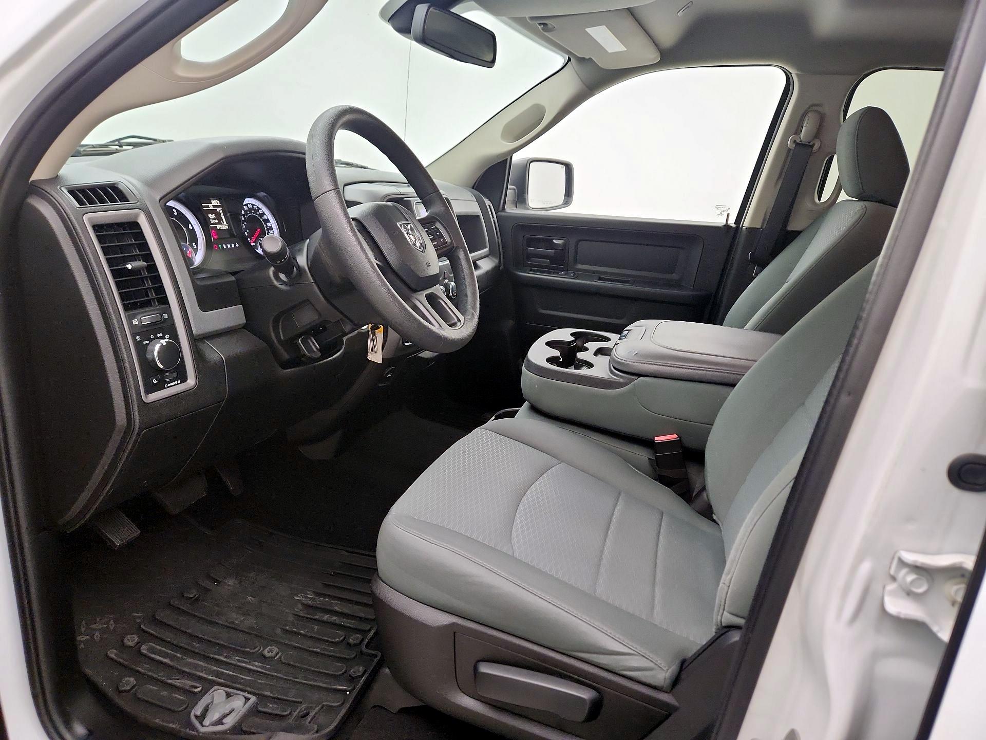 Thumbnail: 2019 RAM 1500 Classic - 11