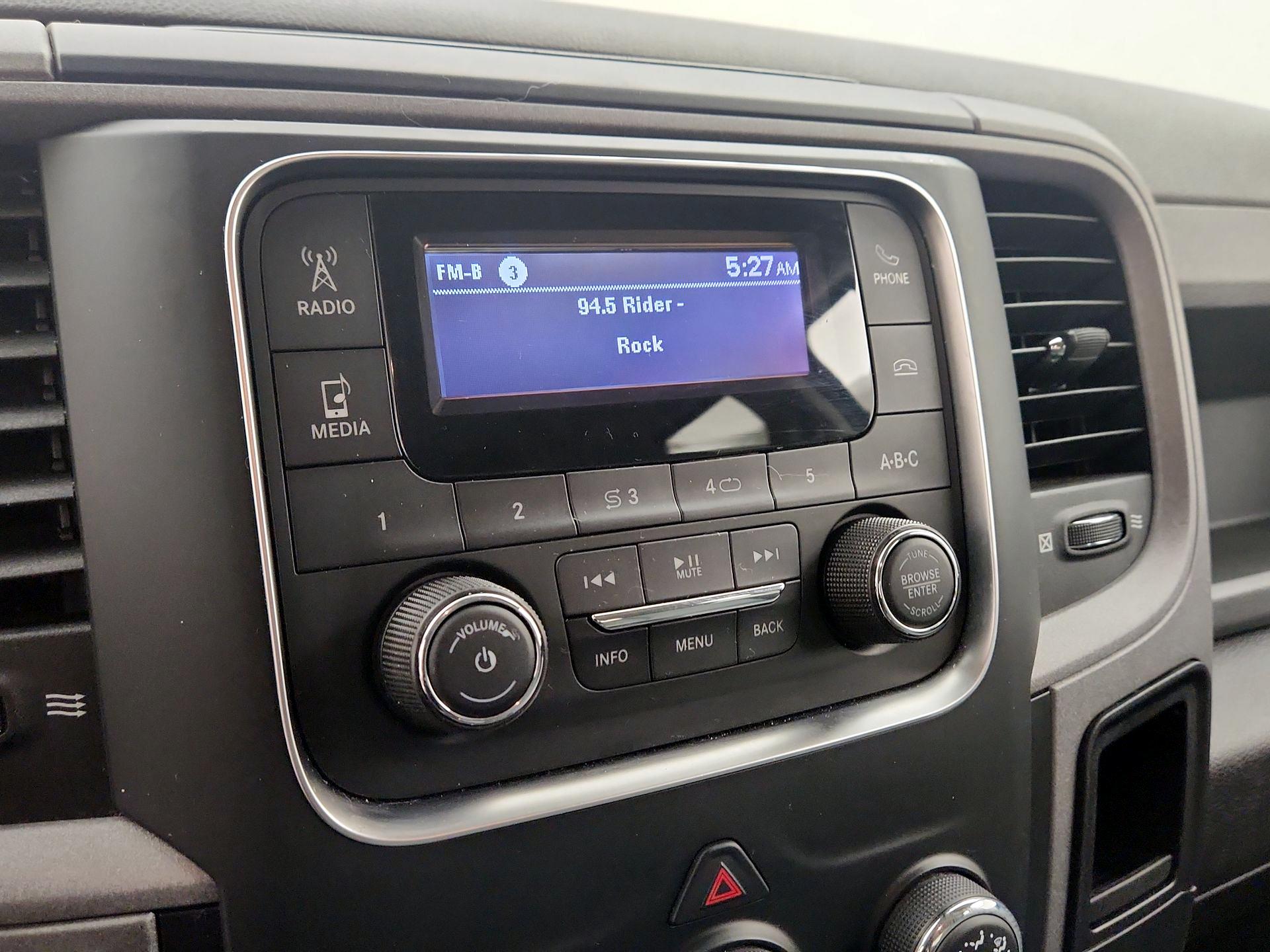 Thumbnail: 2019 RAM 1500 Classic - 15