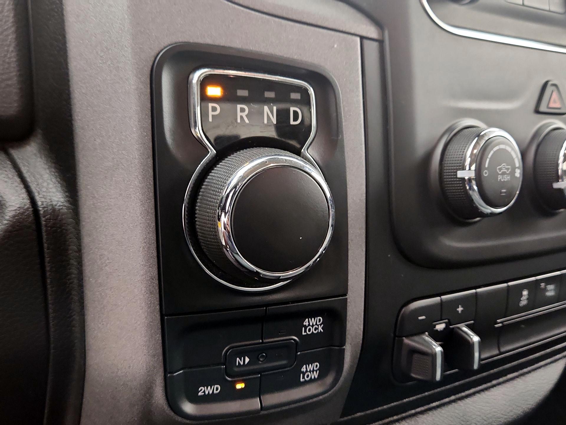 Thumbnail: 2019 RAM 1500 Classic - 17