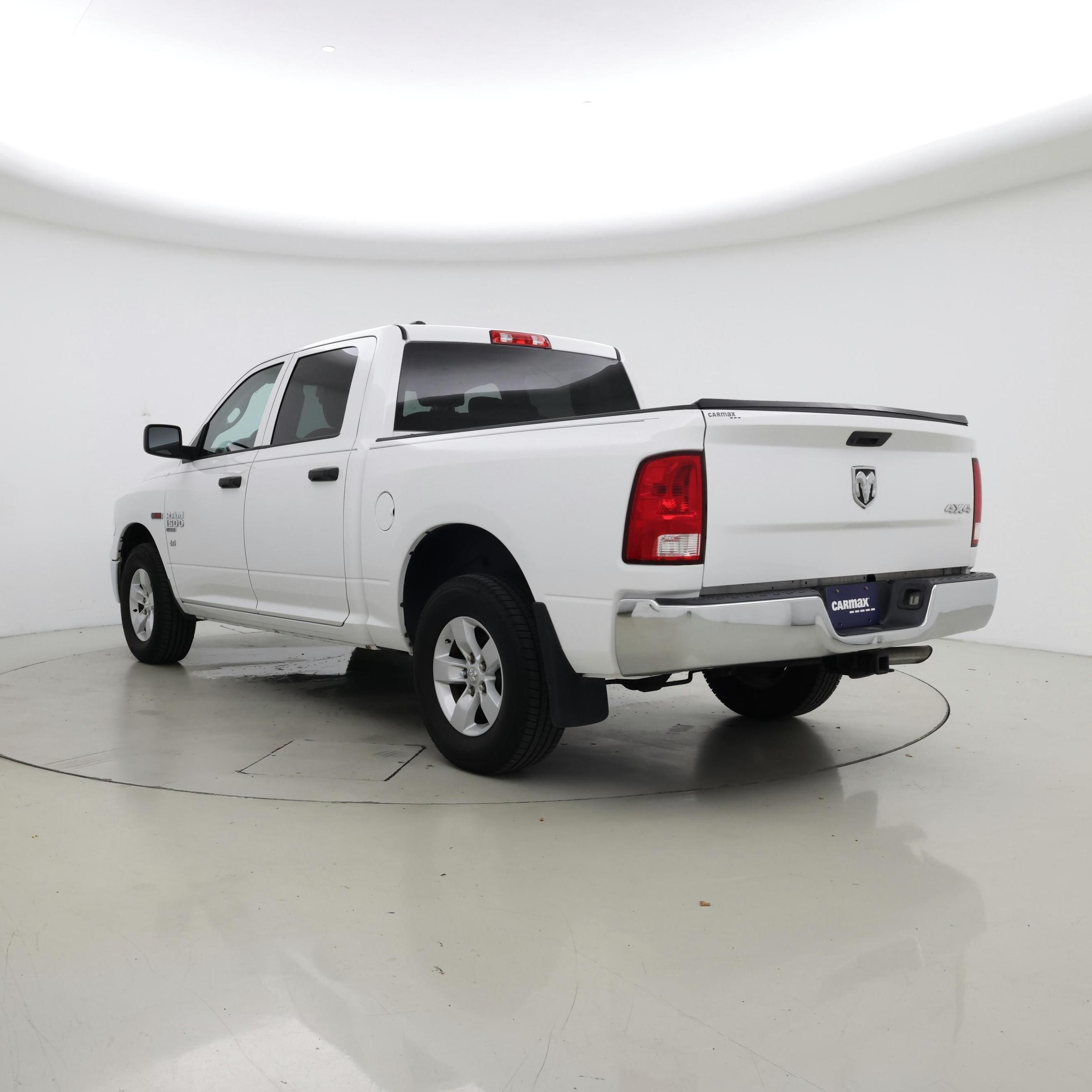 Thumbnail: 2019 RAM 1500 Classic - 2