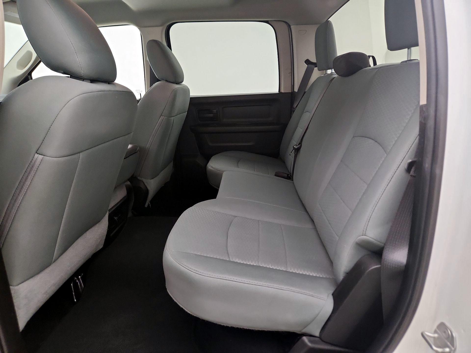 Thumbnail: 2019 RAM 1500 Classic - 19