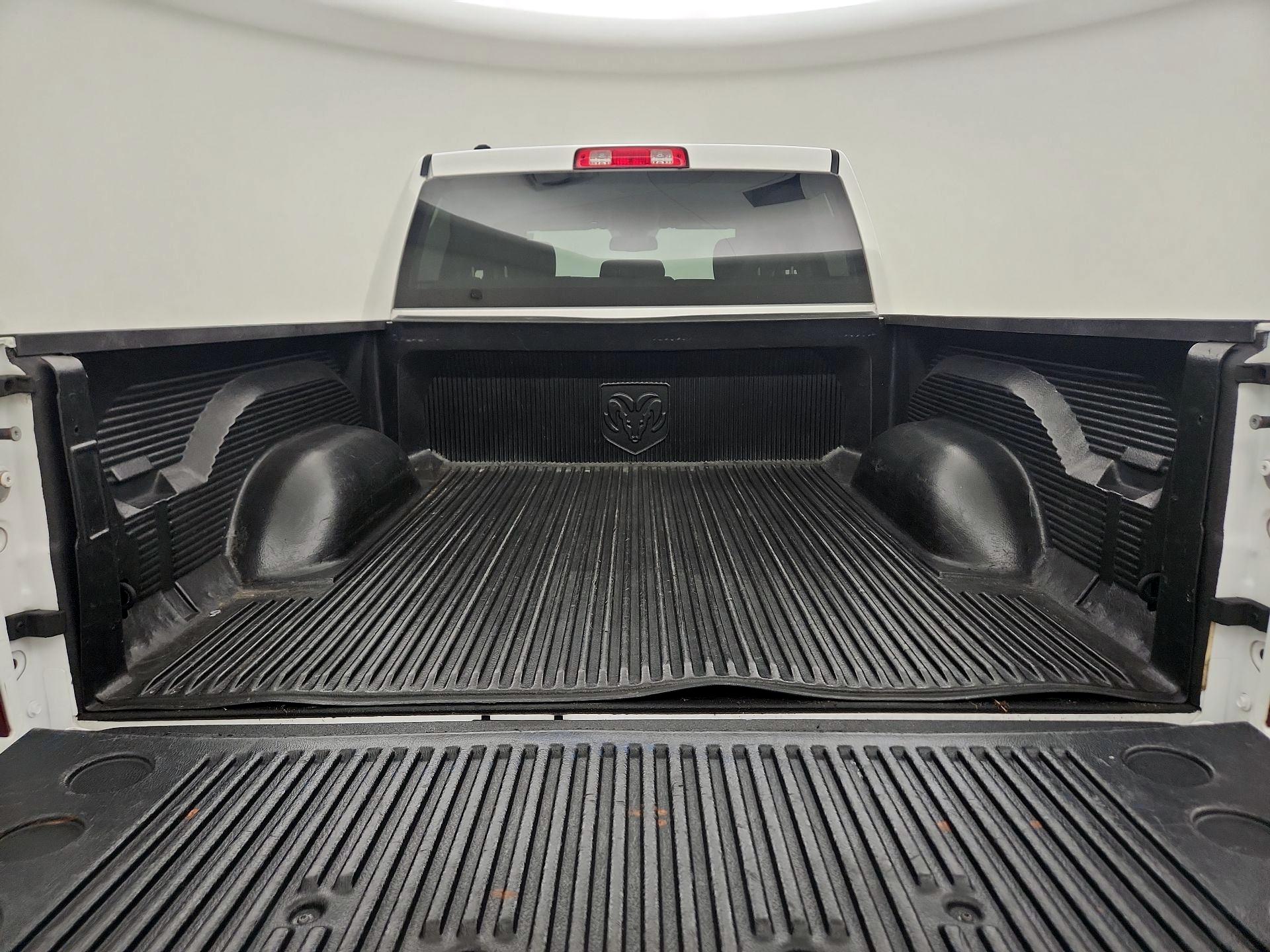 Thumbnail: 2019 RAM 1500 Classic - 20