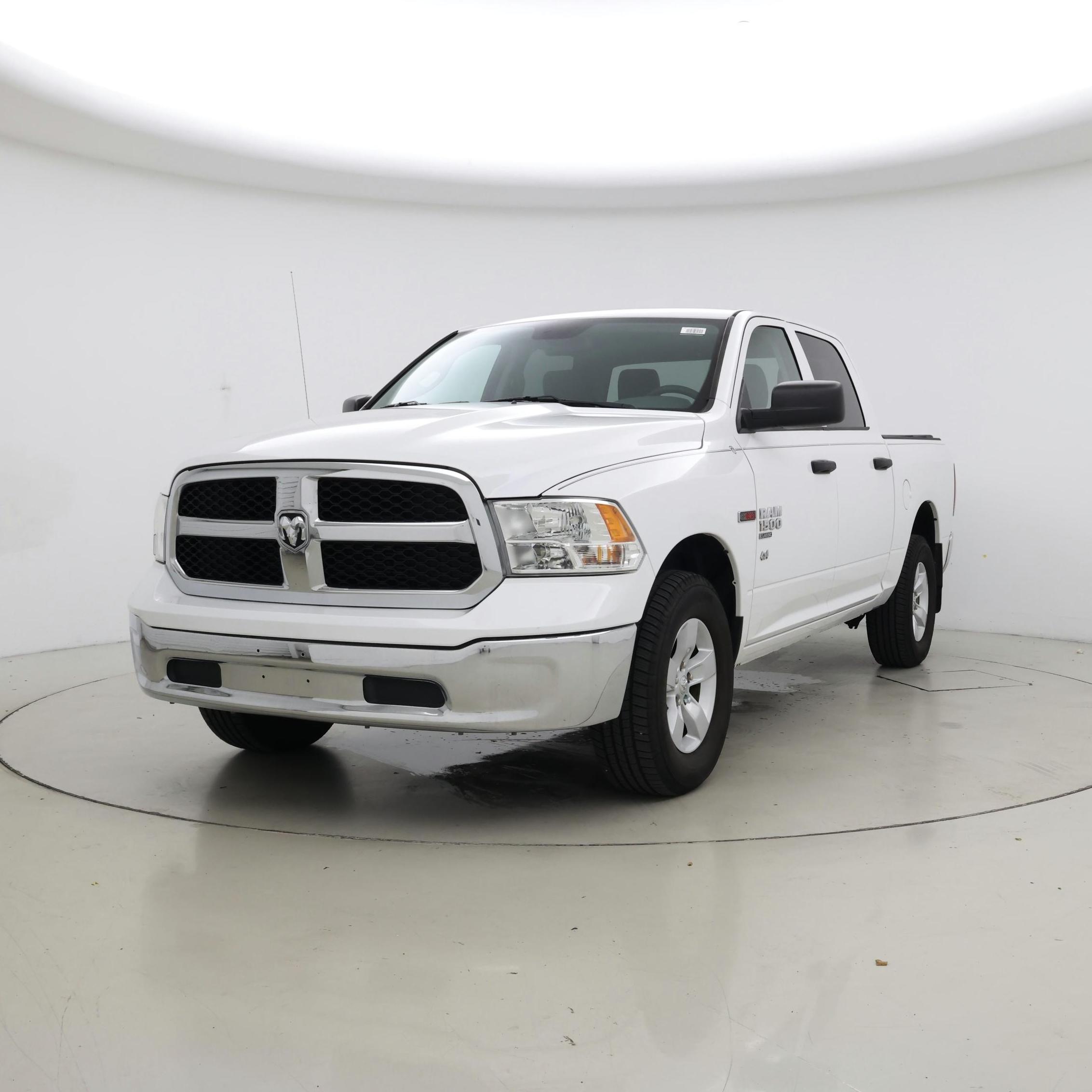 Thumbnail: 2019 RAM 1500 Classic - 4