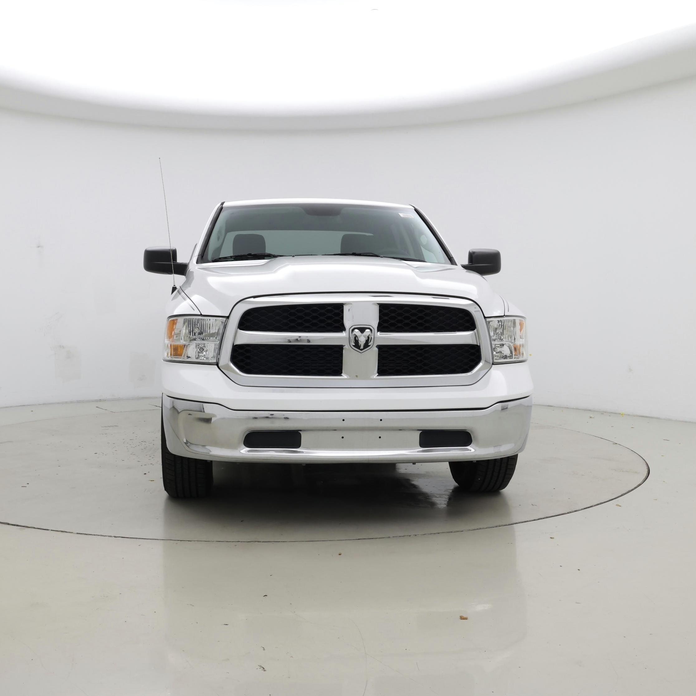 Thumbnail: 2019 RAM 1500 Classic - 5