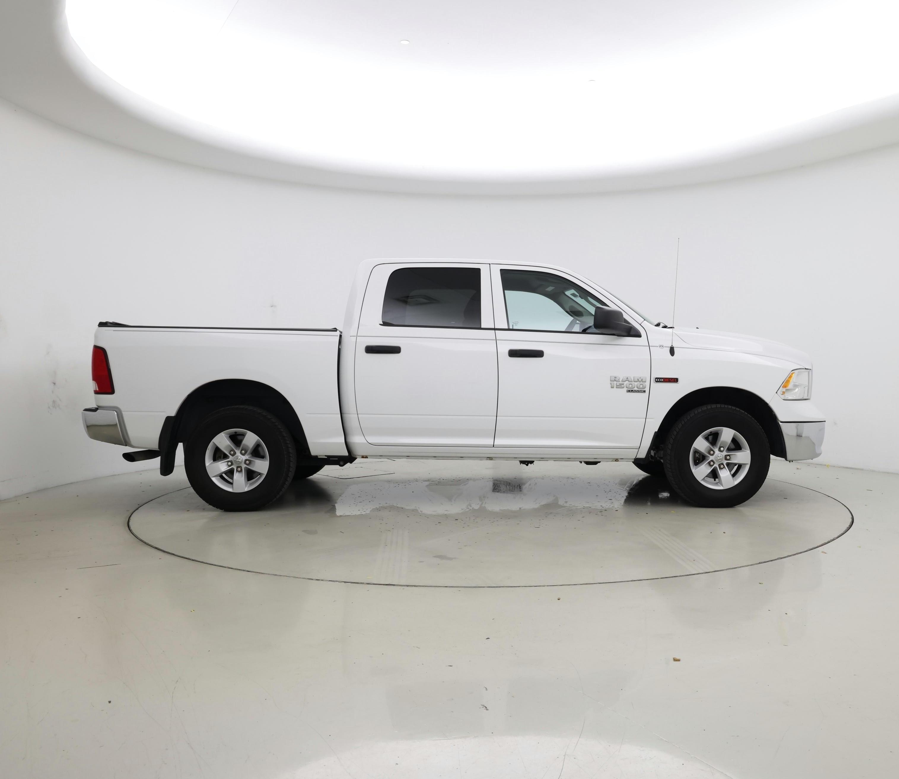 Thumbnail: 2019 RAM 1500 Classic - 7