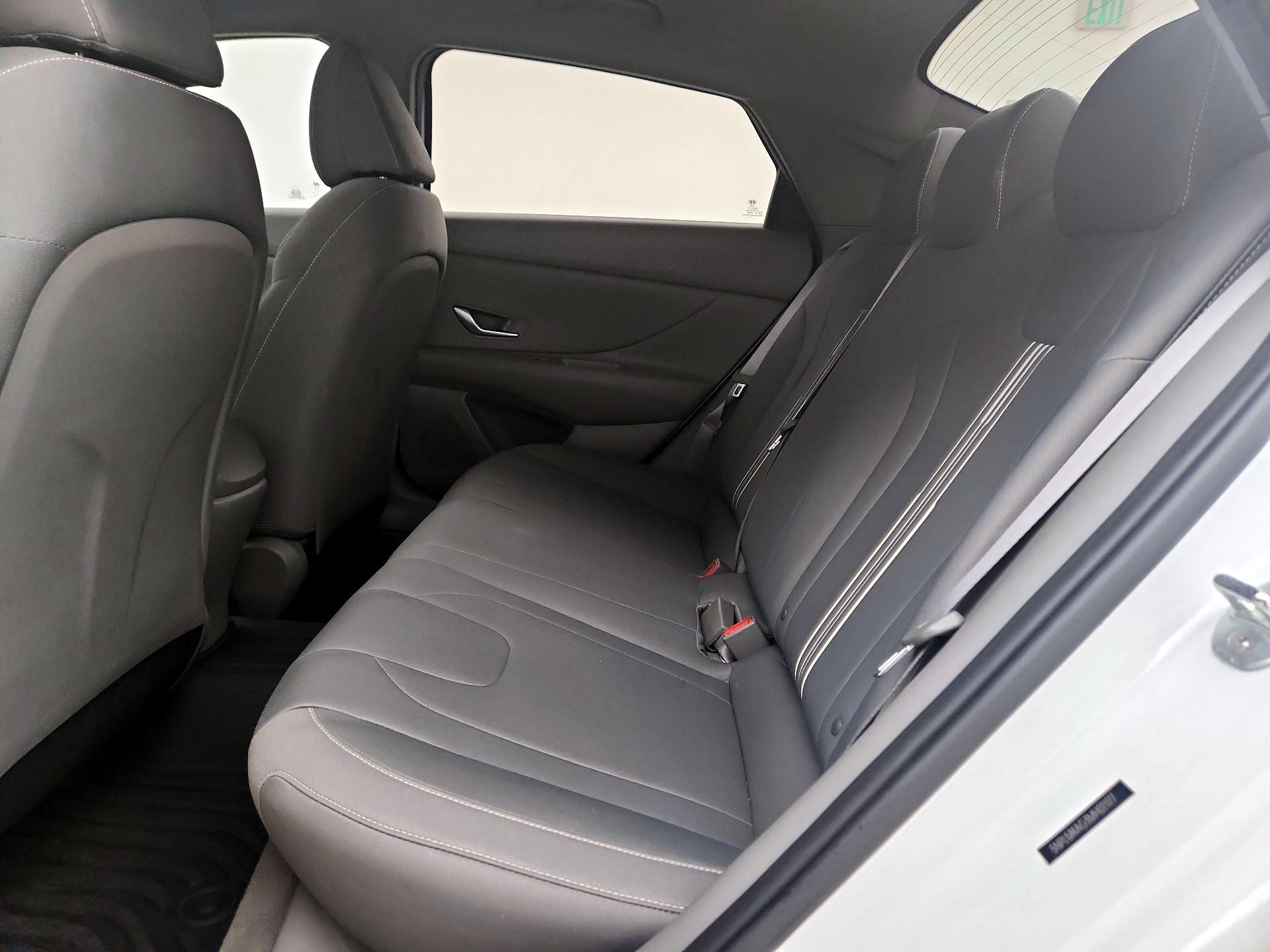 Thumbnail: 2021 Hyundai Elantra - 18
