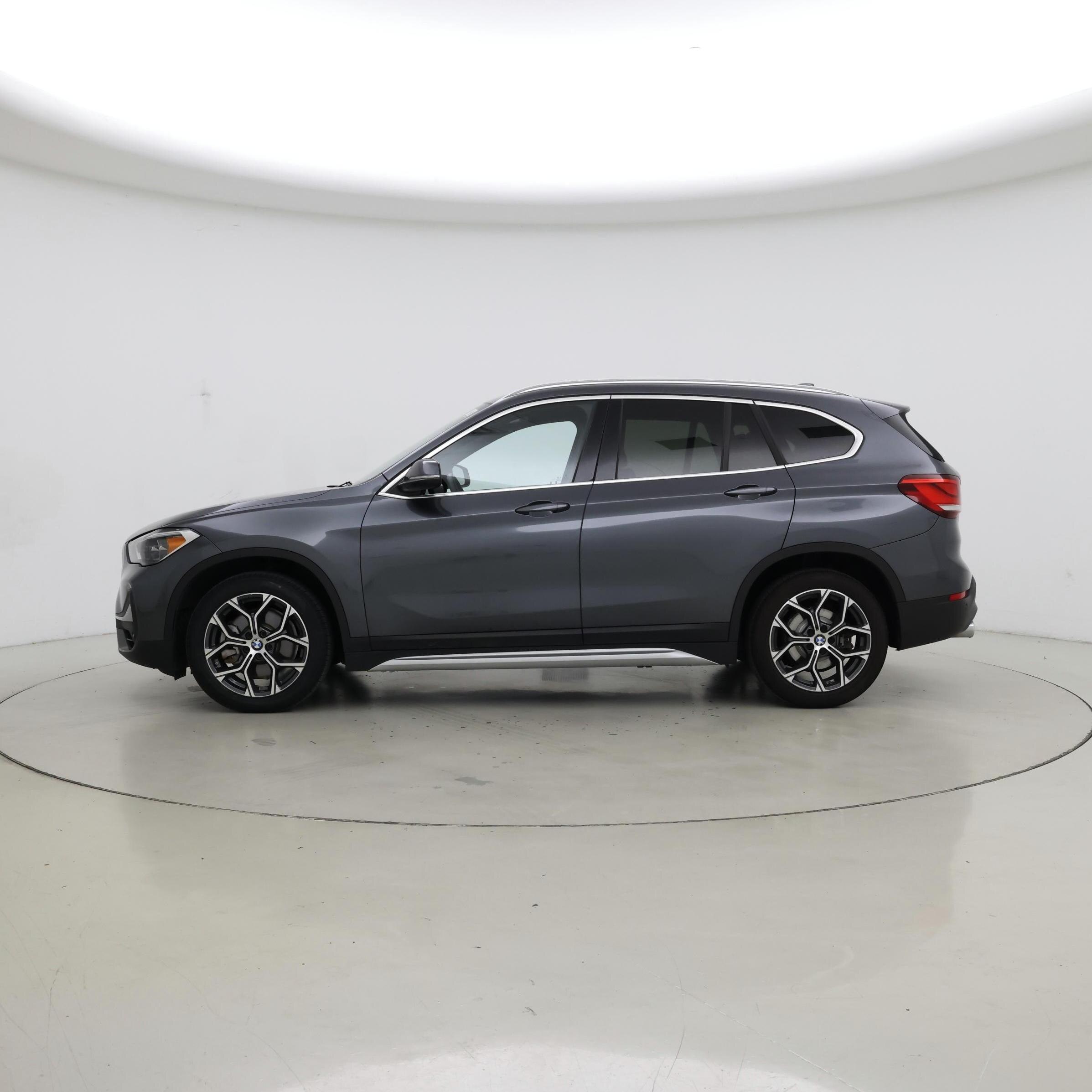 Thumbnail: 2021 BMW X1 - 3
