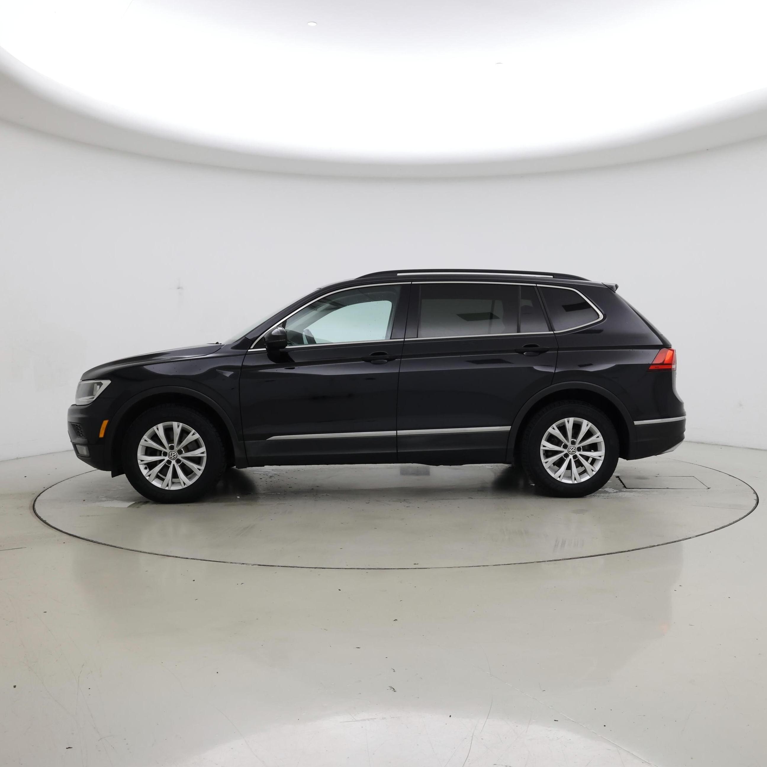 Thumbnail: 2018 Volkswagen Tiguan - 3