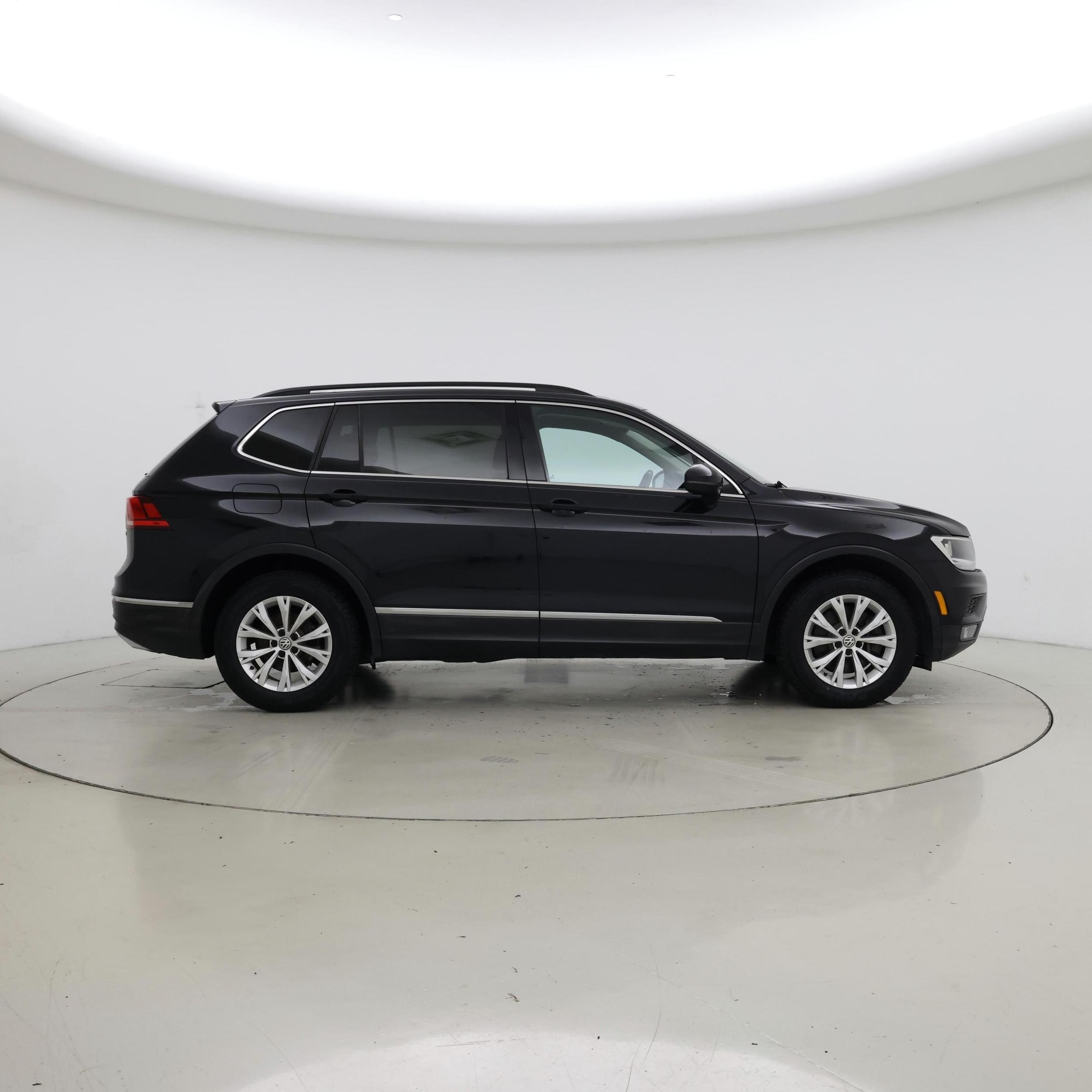 Thumbnail: 2018 Volkswagen Tiguan - 7