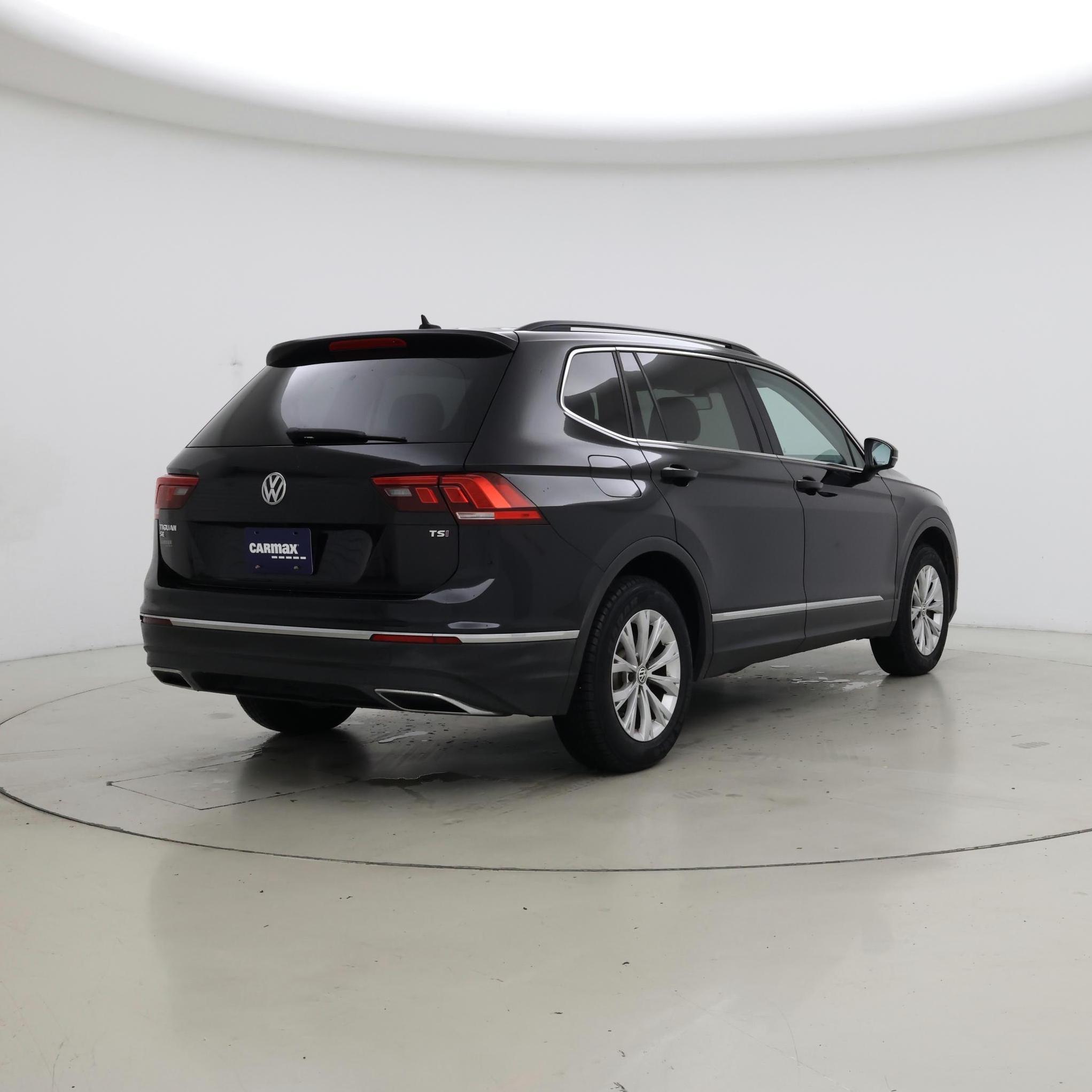 Thumbnail: 2018 Volkswagen Tiguan - 8