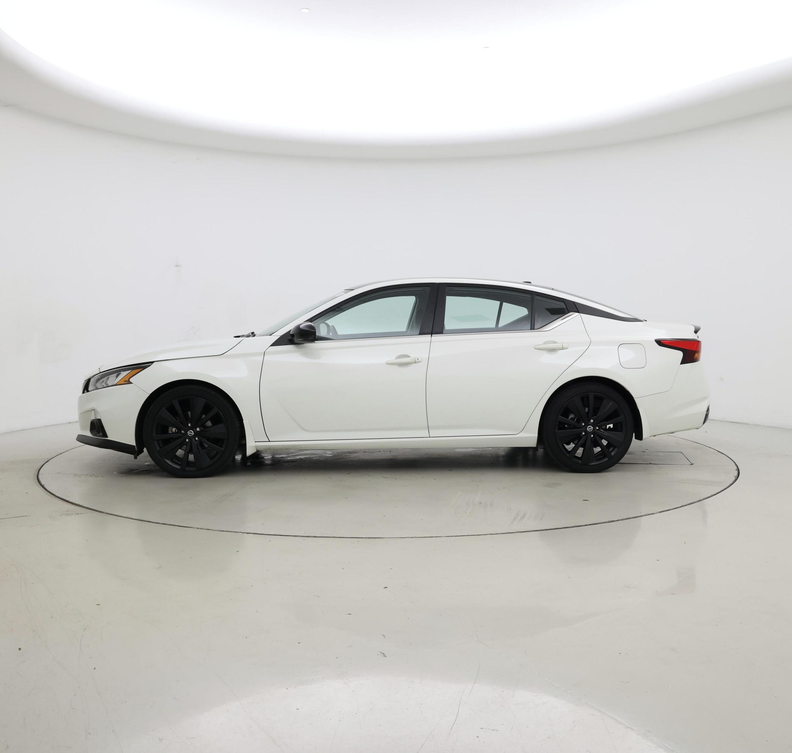 Thumbnail: 2022 Nissan Altima - 3