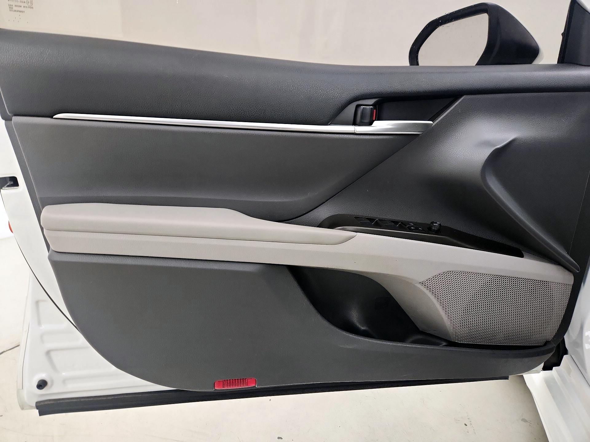 Thumbnail: 2022 Toyota Camry - 12