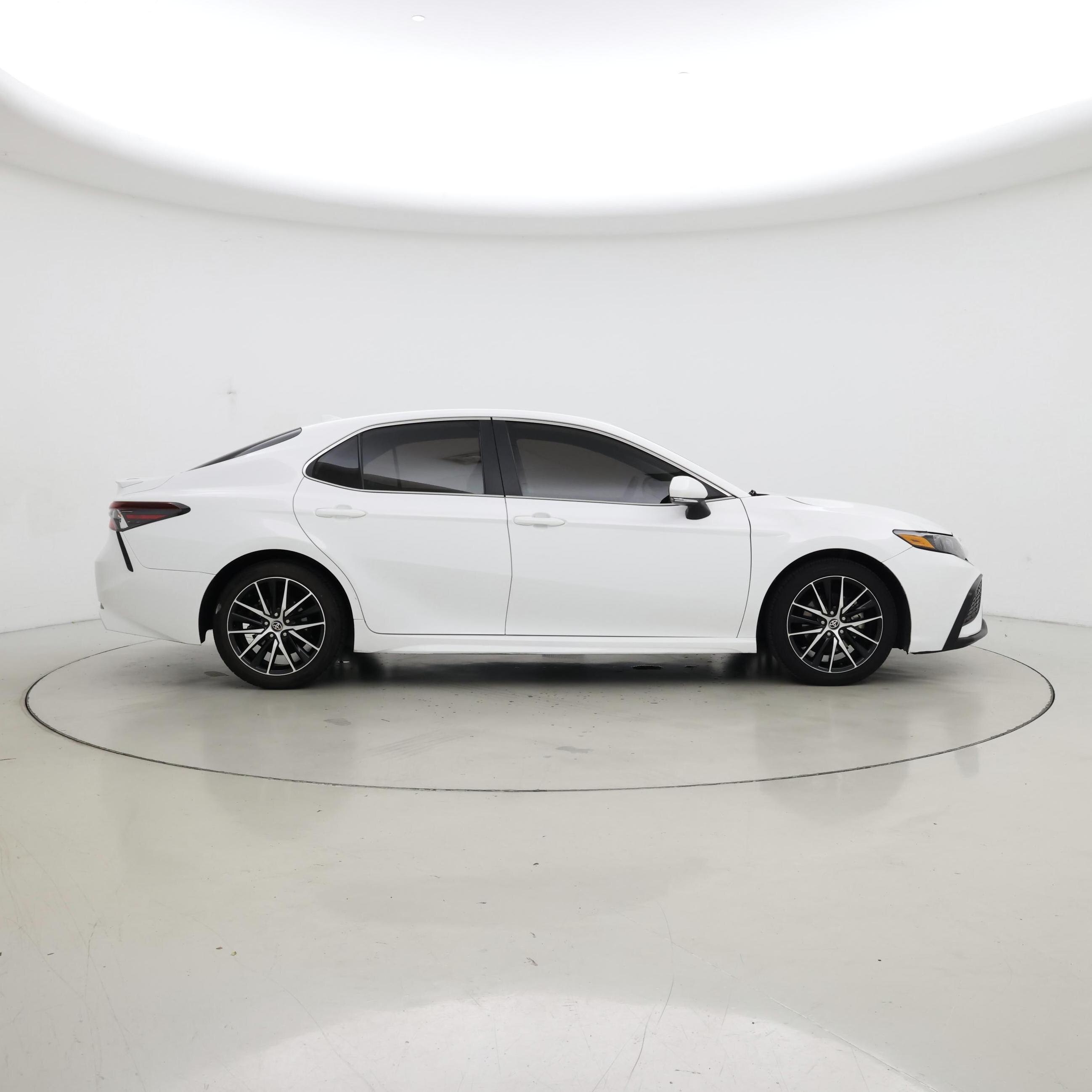 Thumbnail: 2022 Toyota Camry - 7
