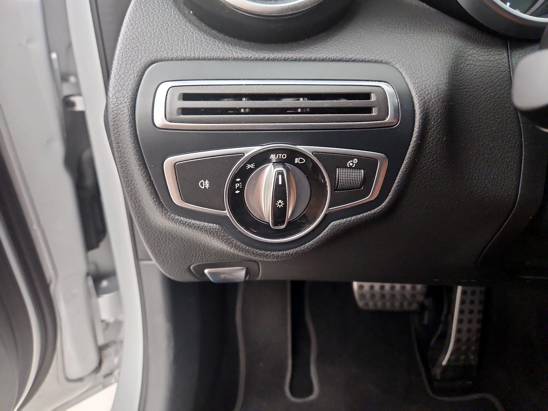Thumbnail: 2016 Mercedes-Benz C-Class - 13
