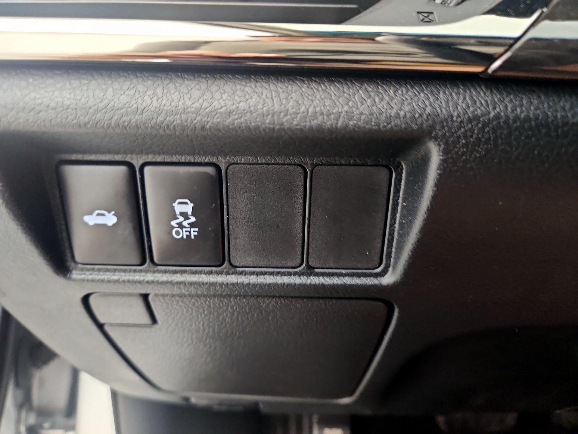 Thumbnail: 2015 Toyota Avalon - 13