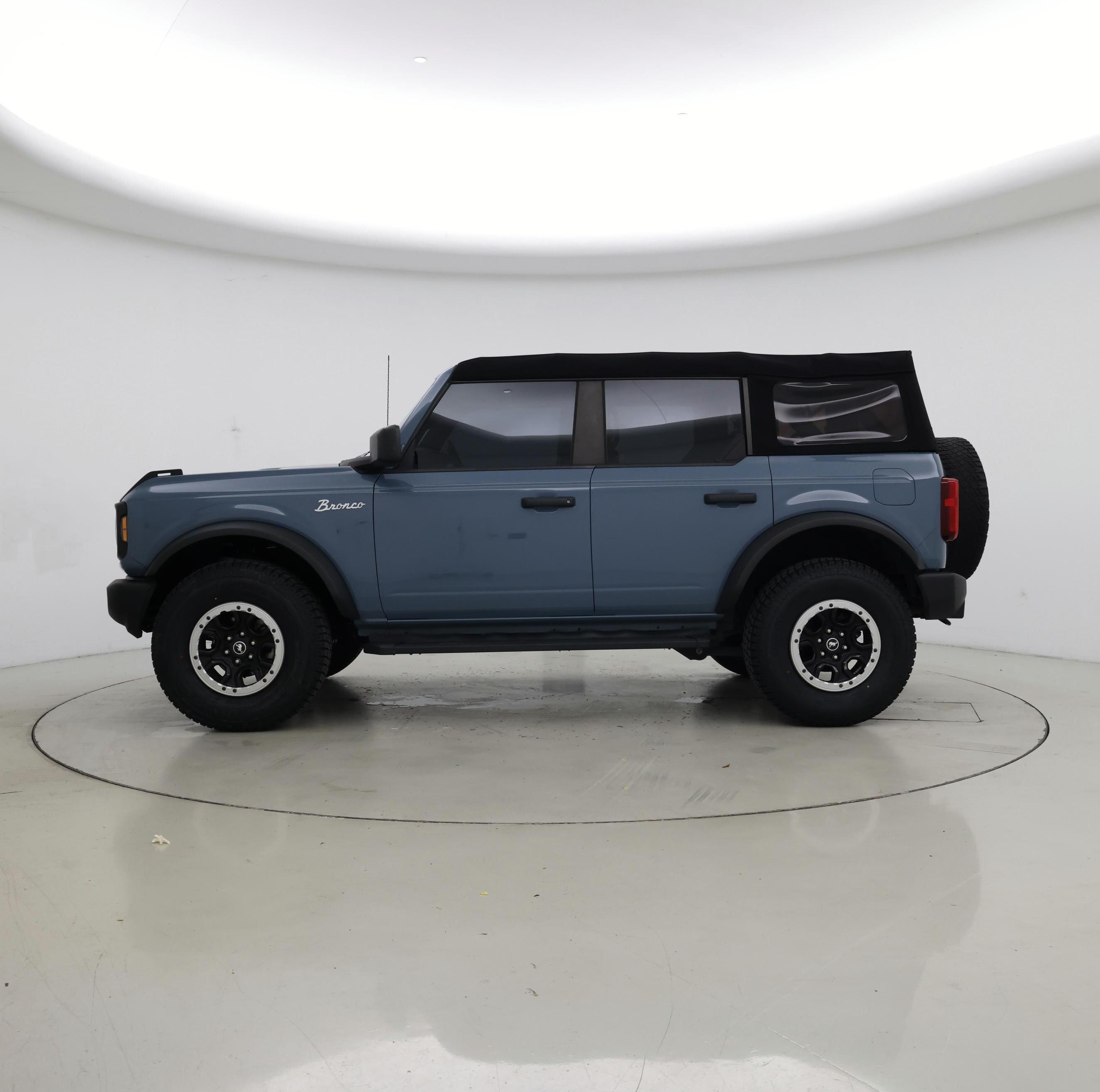Thumbnail: 2023 Ford Bronco - 3