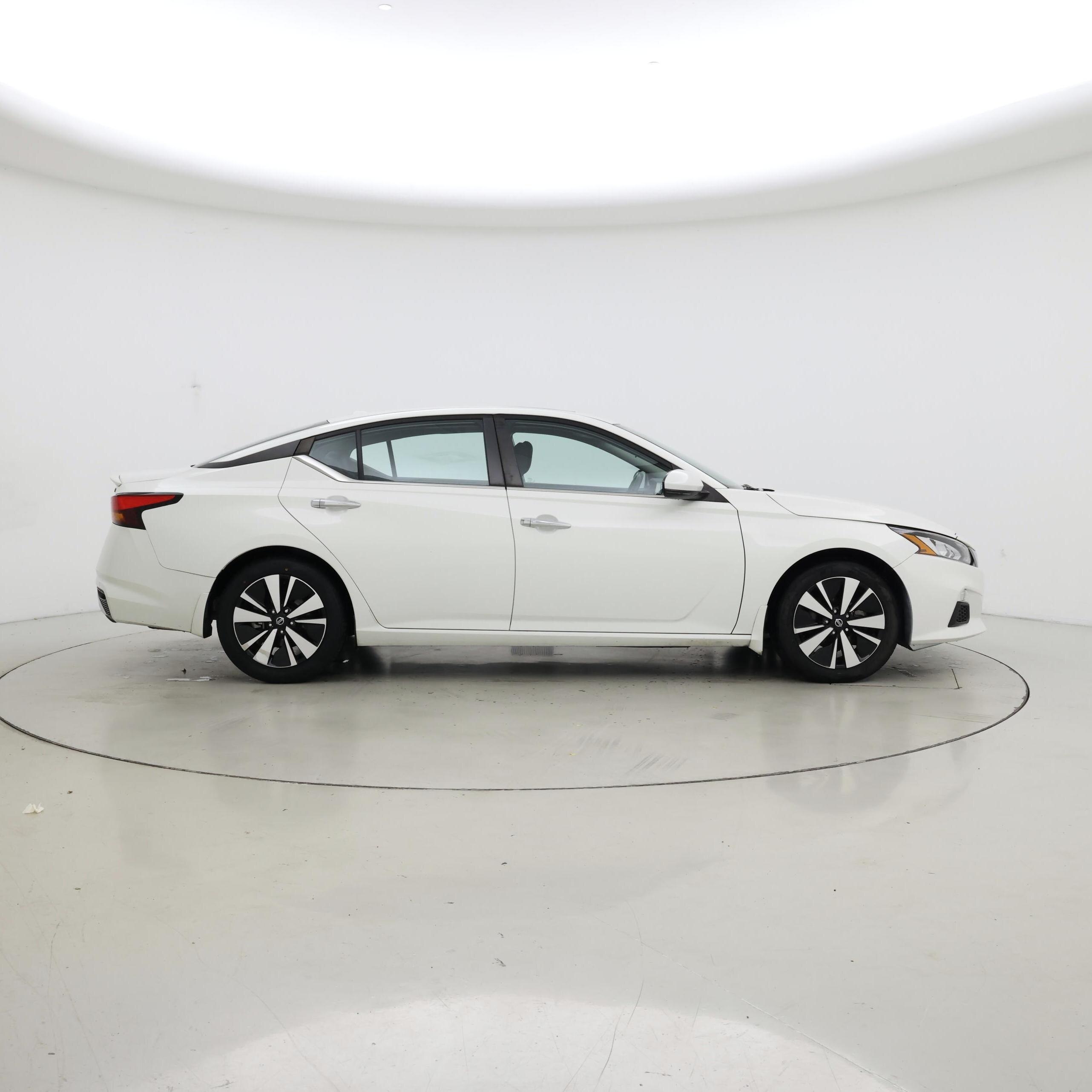 Thumbnail: 2021 Nissan Altima - 7