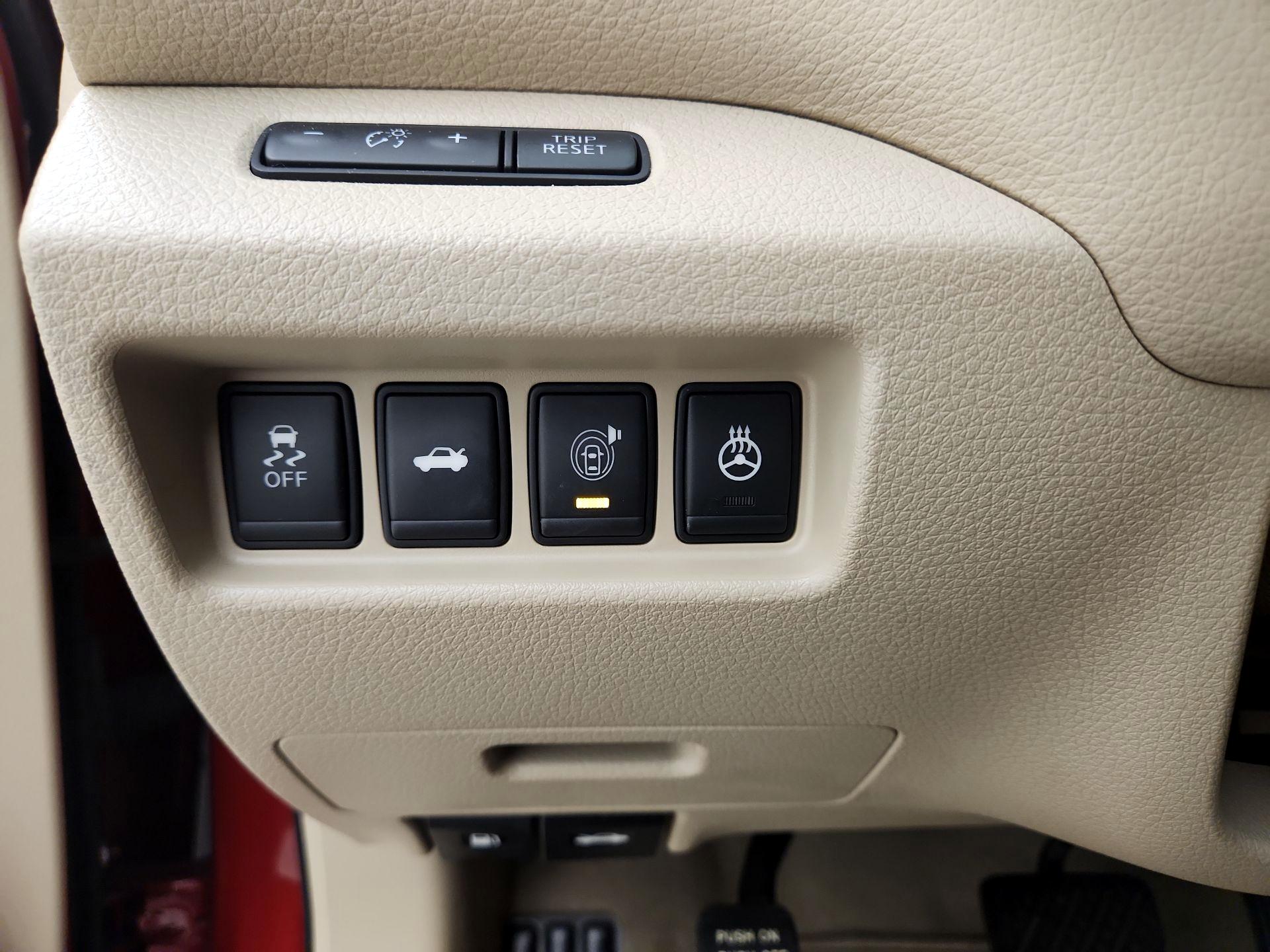 Thumbnail: 2014 Nissan Altima - 13