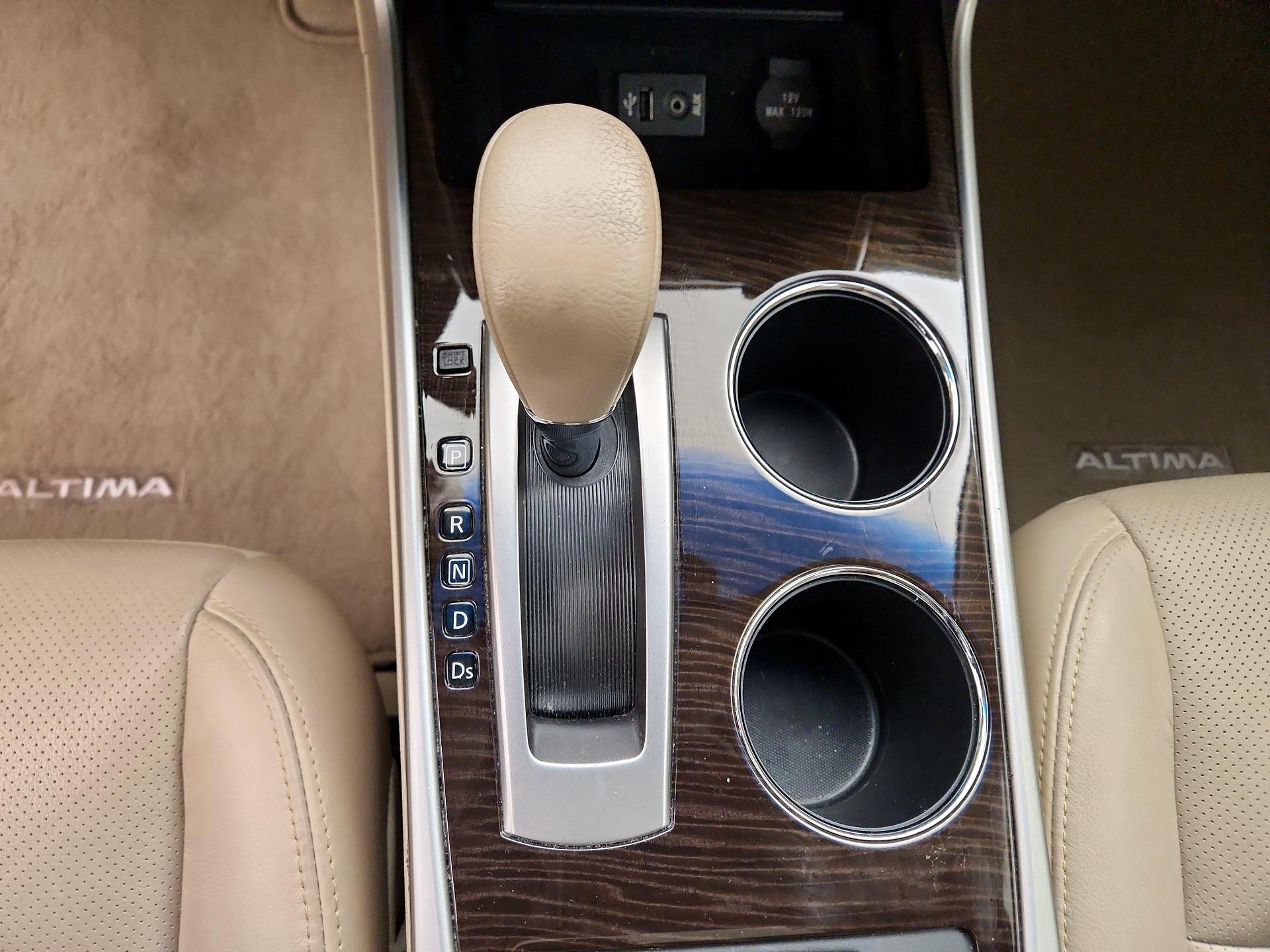 Thumbnail: 2014 Nissan Altima - 18