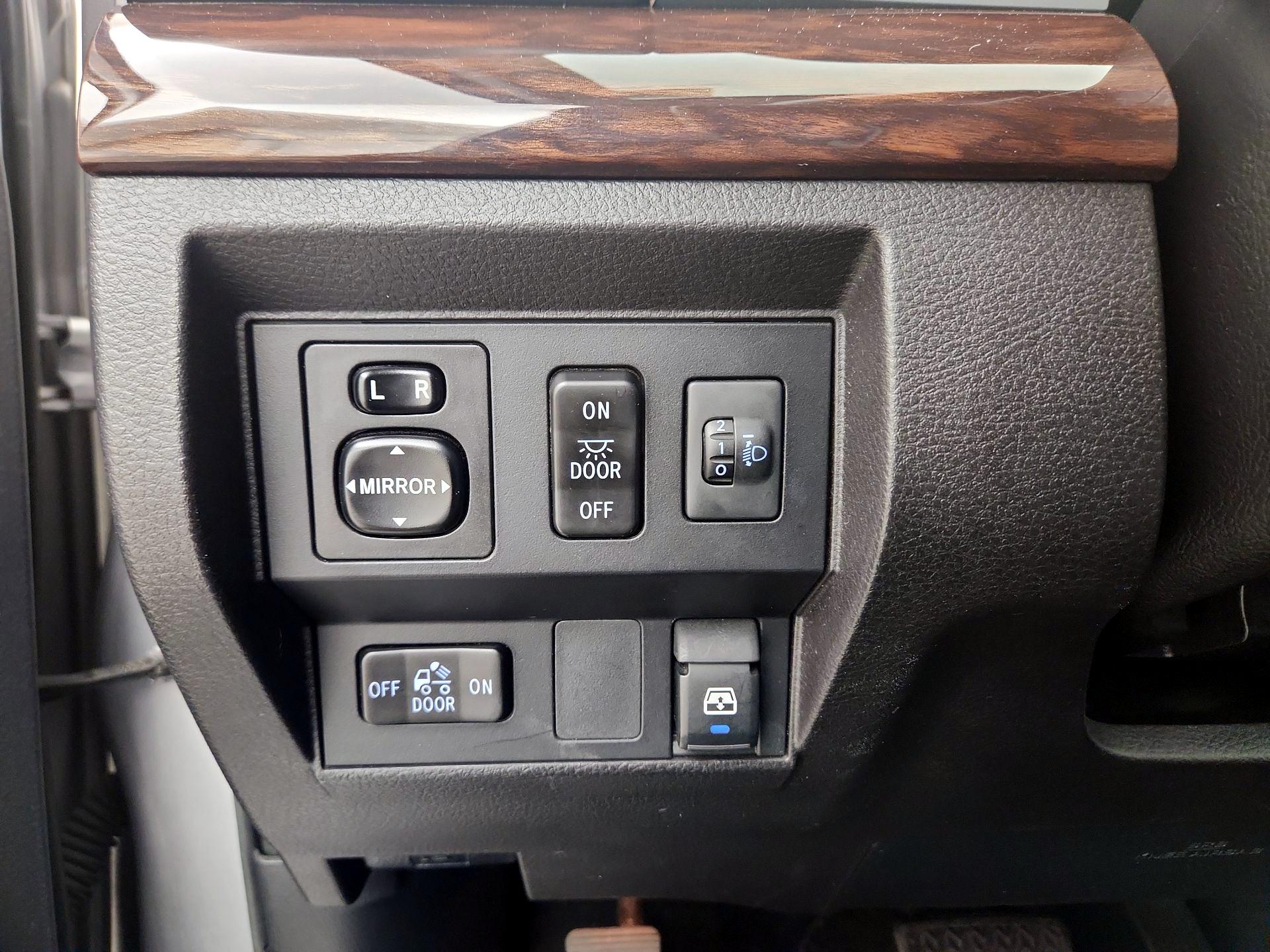 Thumbnail: 2016 Toyota Tundra - 13