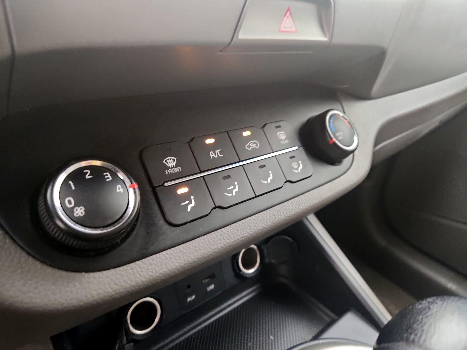Thumbnail: 2014 Kia Sportage - 16