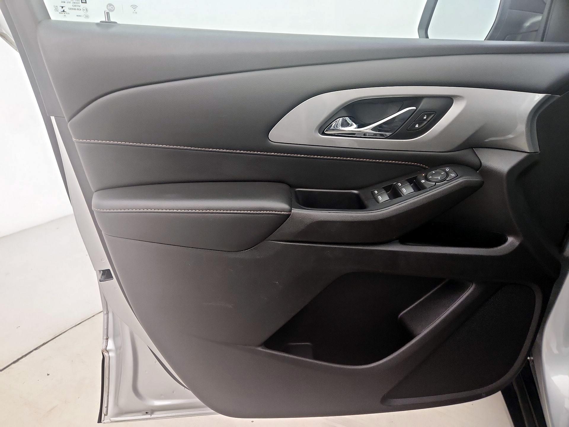 Thumbnail: 2021 Chevrolet Traverse - 12